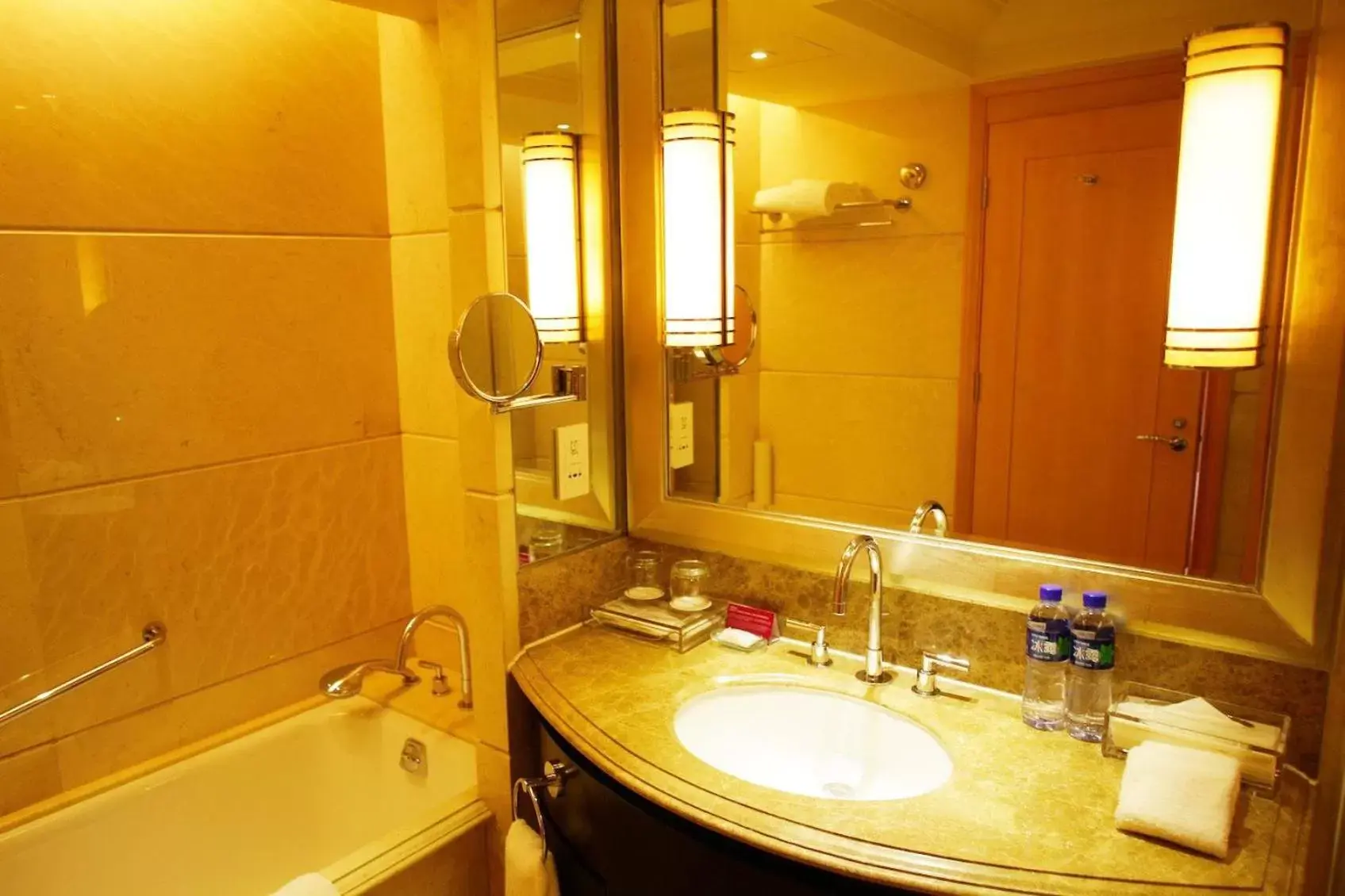 Photo of the whole room, Bathroom in Crowne Plaza Shanghai Fudan, an IHG Hotel