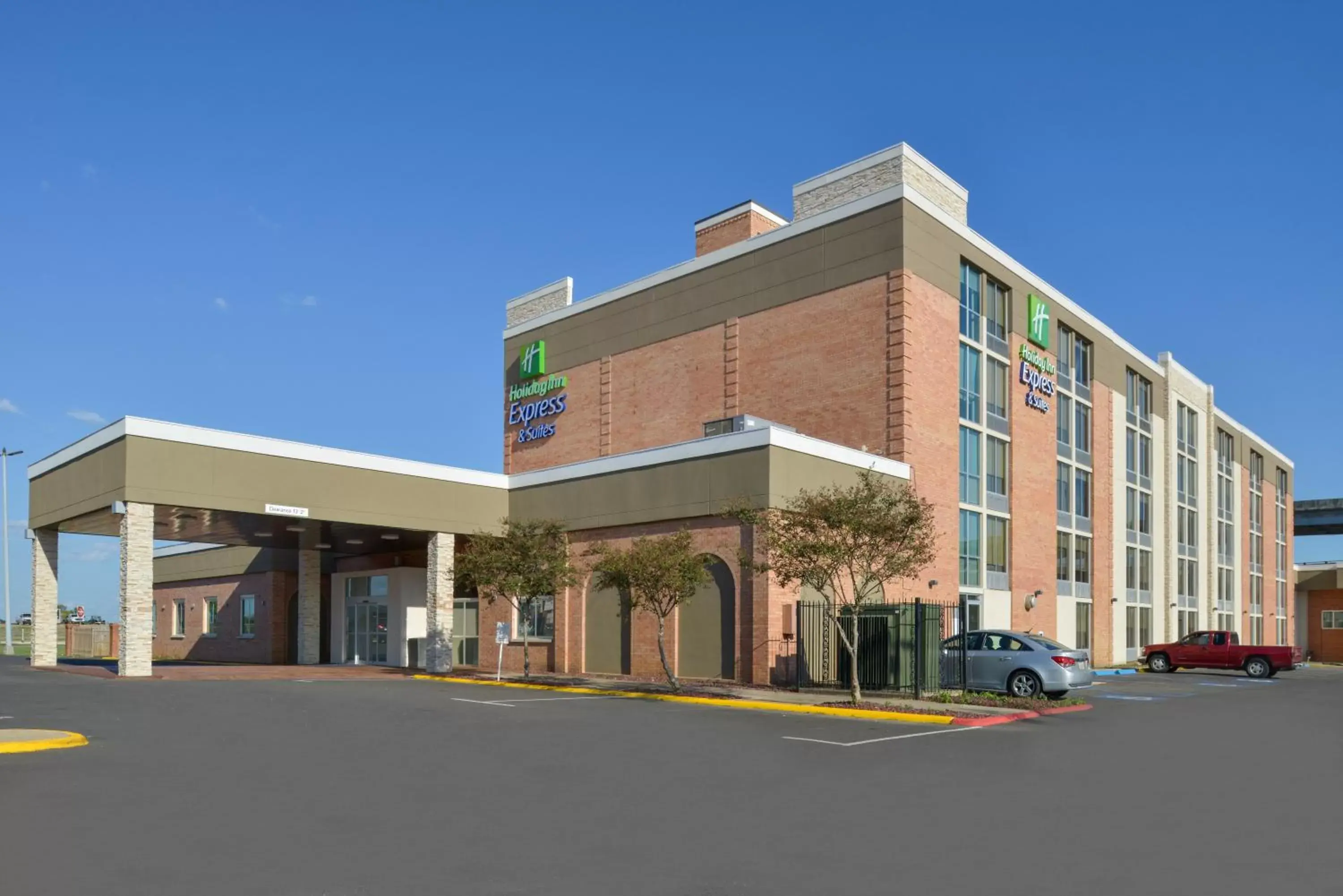 Property Building in Holiday Inn Express & Suites - Shreveport - Downtown, an IHG Hotel