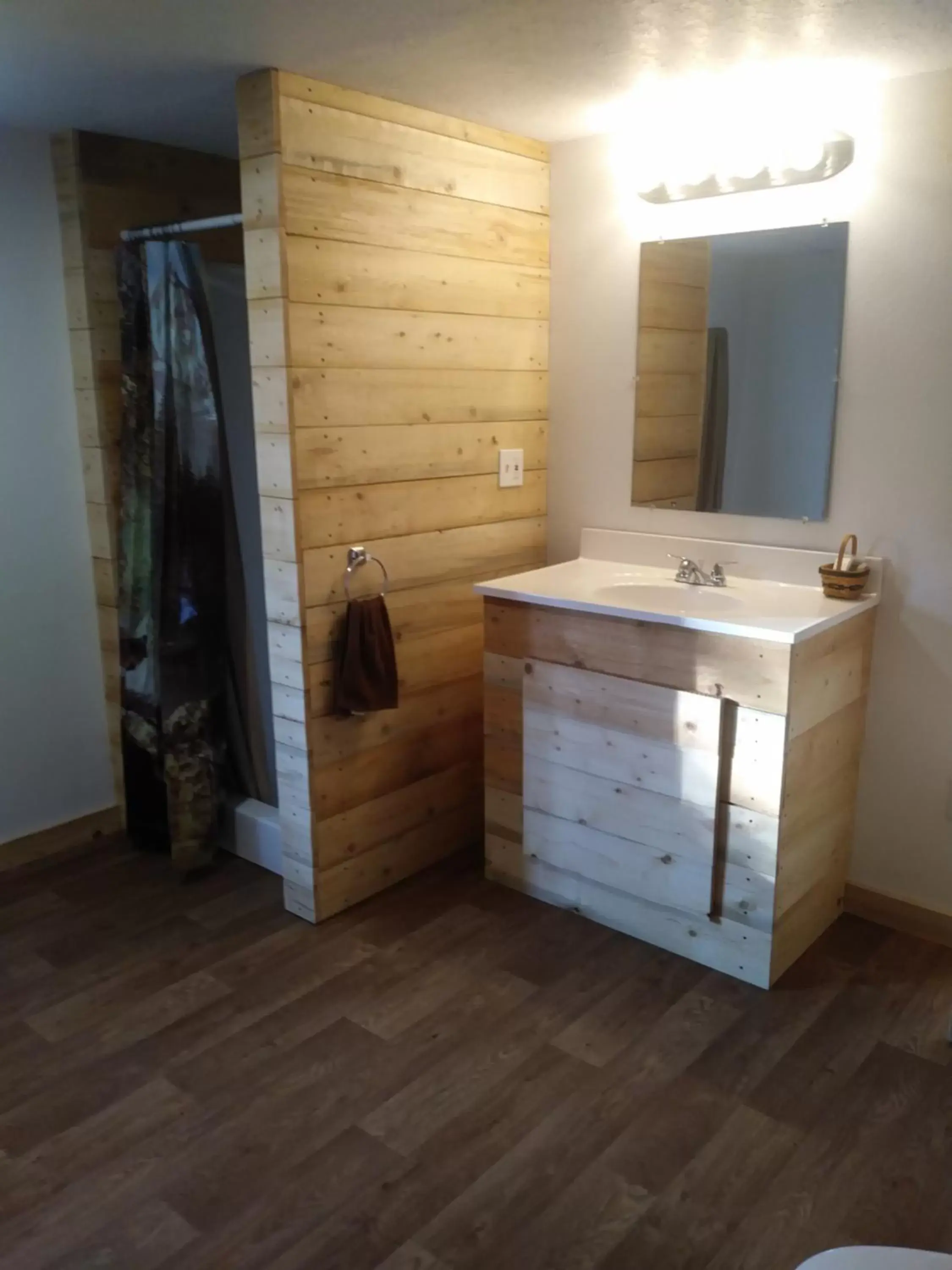 Bathroom in Whispering Winds Retreat B&B