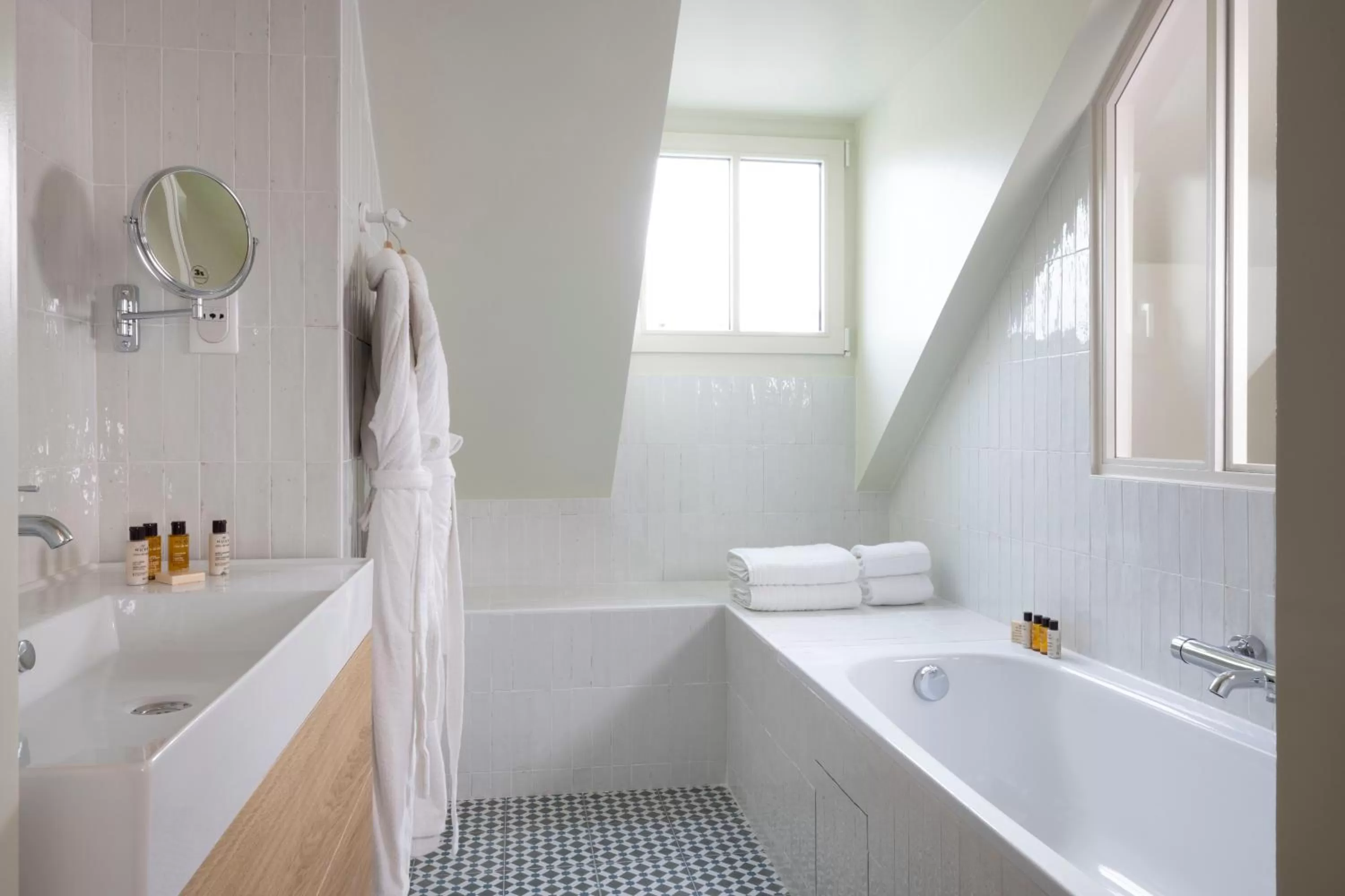 Bathroom in Le Petit Oberkampf Hotel & Spa