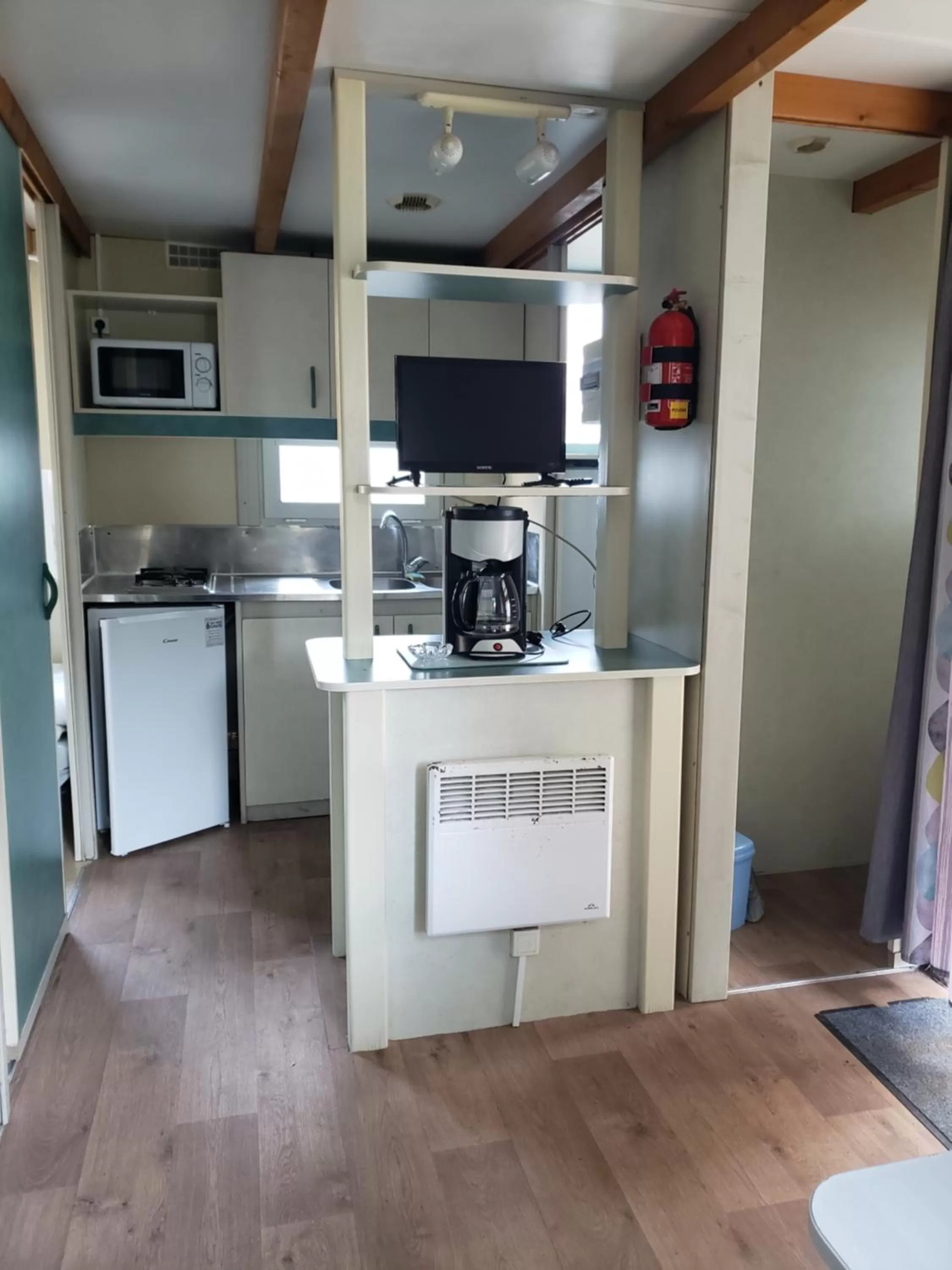 kitchen, Kitchen/Kitchenette in Le Moulin D'onclaire Camping et chambres d'hôtes