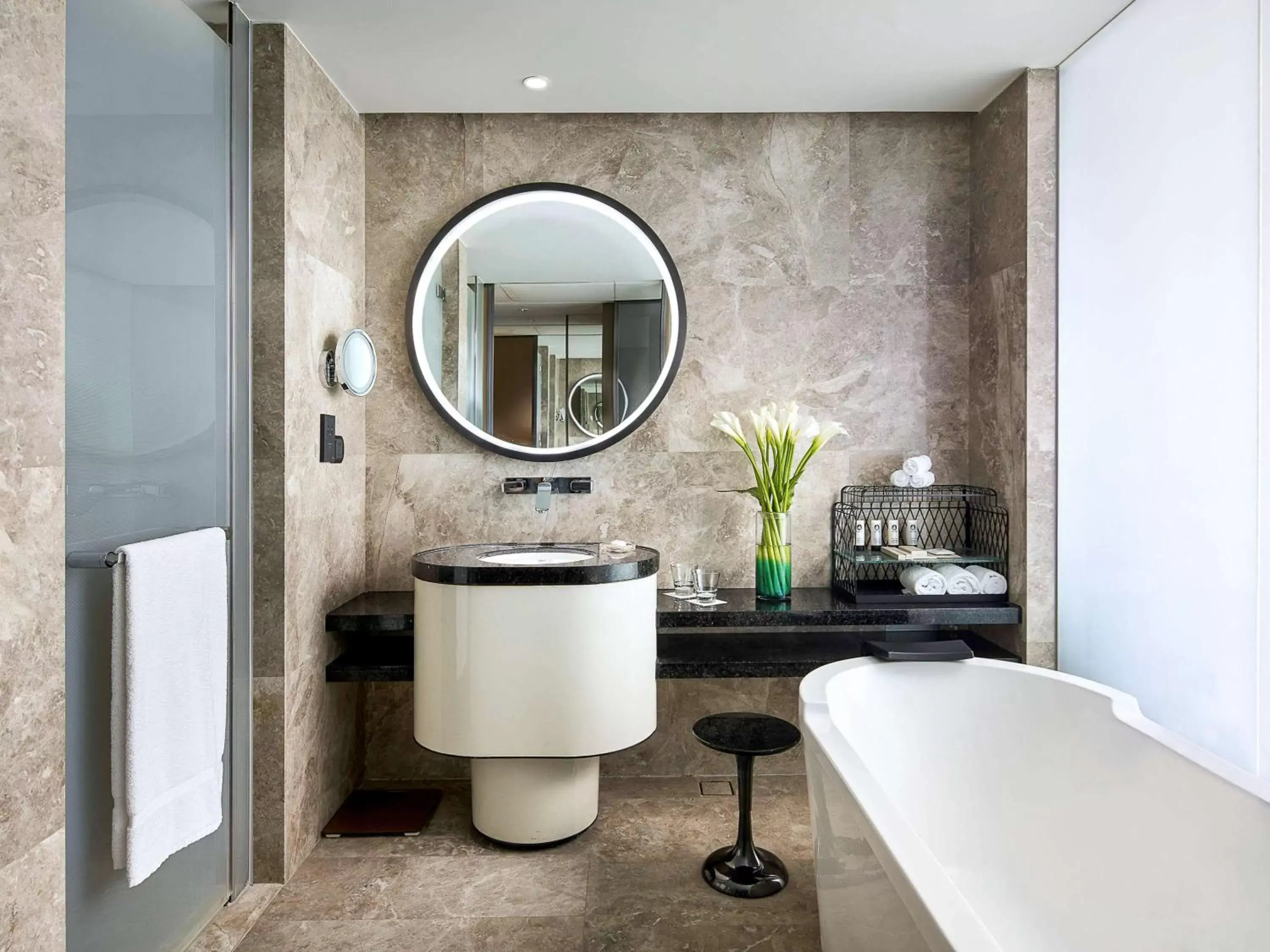 Luxury Twin Room with City View inclusive Mini Bar for the first round and 20% discount in Chinese Restaurant in Sofitel Beijing Central Luxury Twin Room with City View inclusive Mini Bar for the first round and 20% discount in Chinese Restaurant in Sofitel Beijing Central