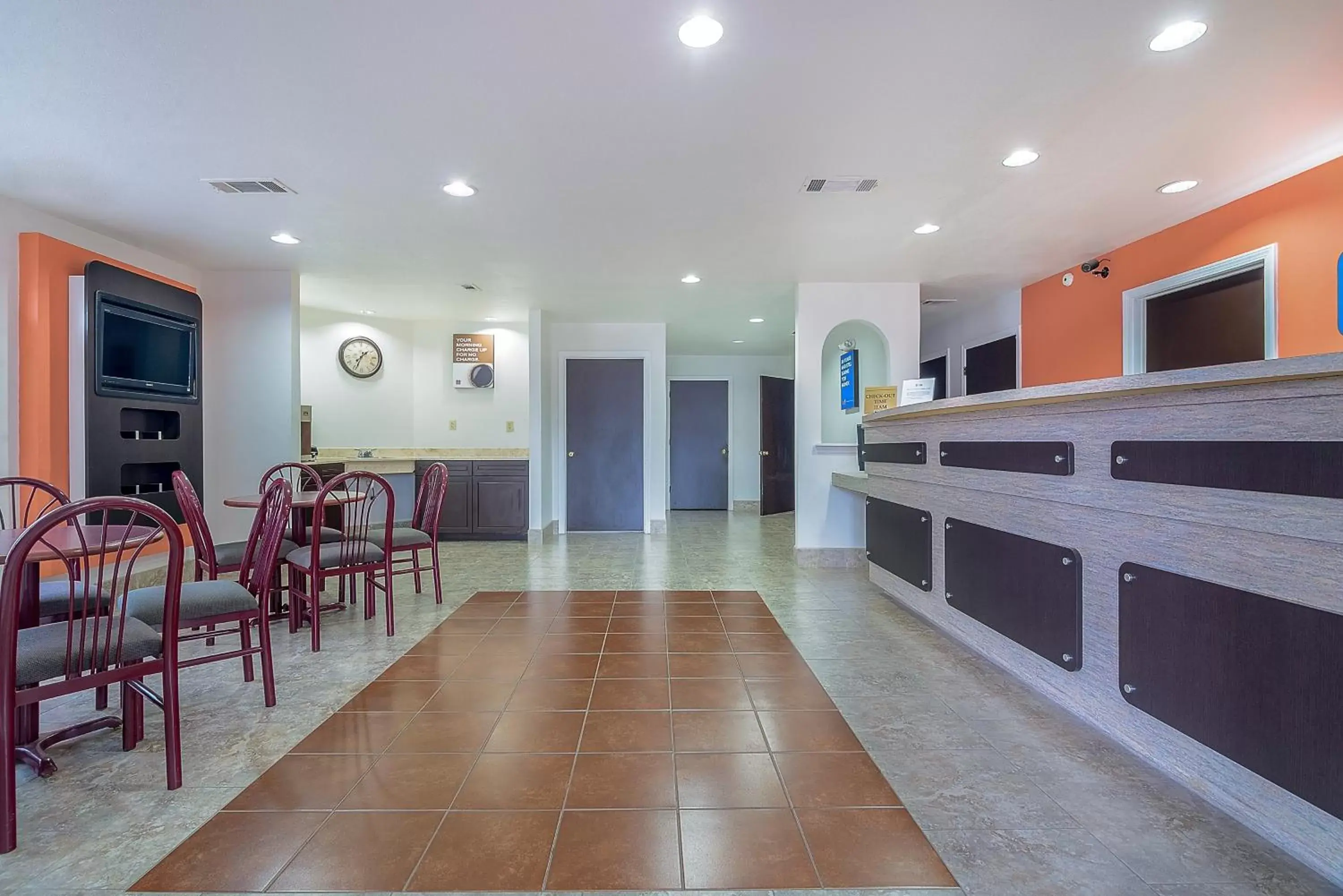 Lobby or reception, Kitchen/Kitchenette in Motel 6-Canton, TX