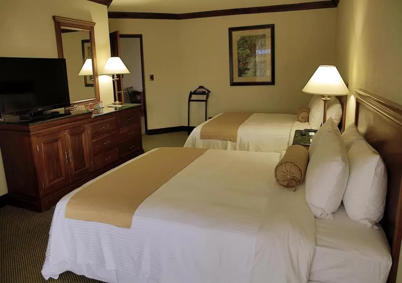 Photo of the whole room, Bed in Wyndham San Jose Herradura