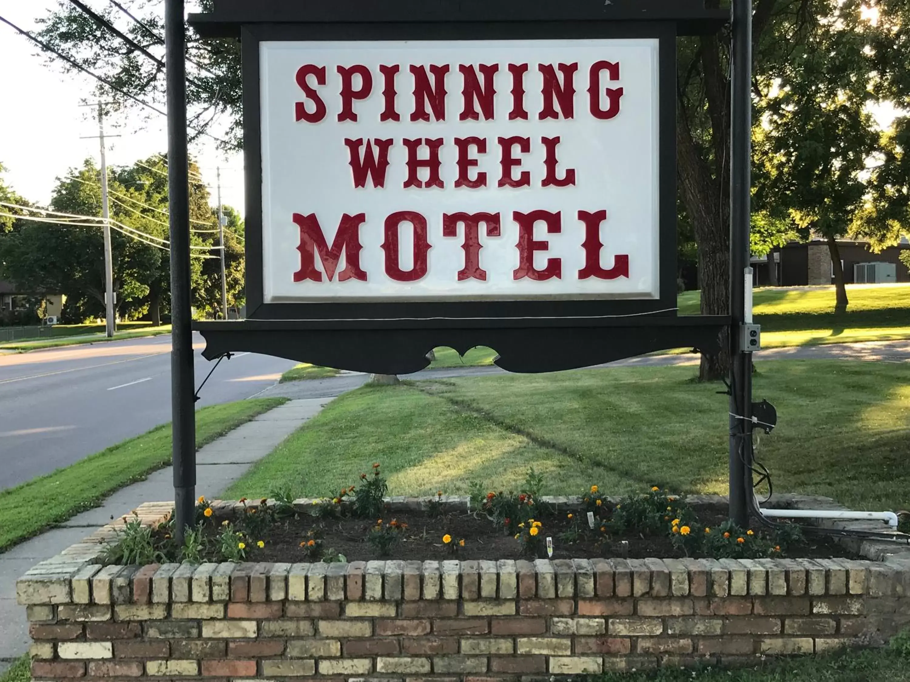 Property logo or sign, Property Logo/Sign in Spinning Wheel Motel