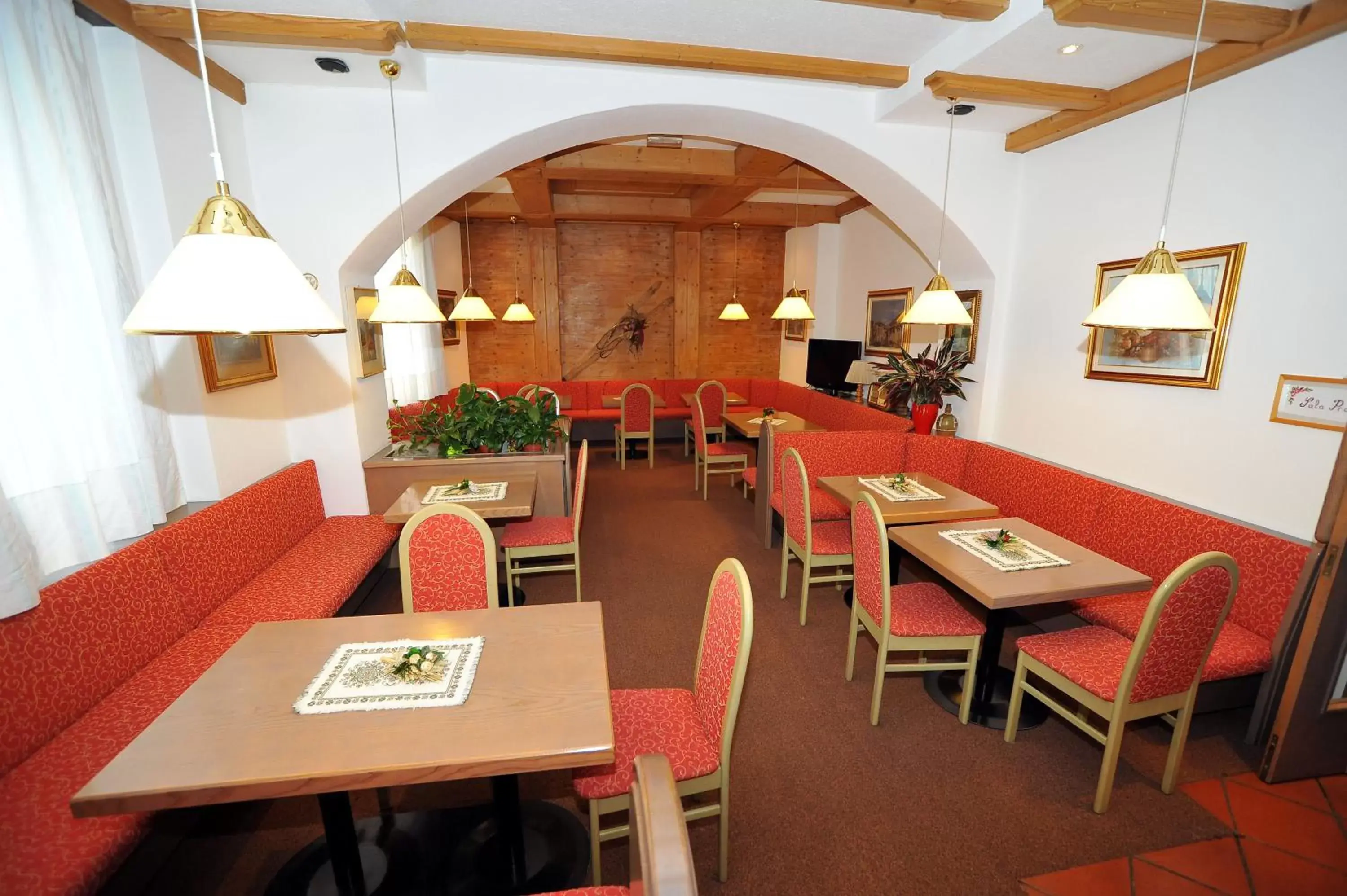 Day, Restaurant/Places to Eat in Hotel Capitani