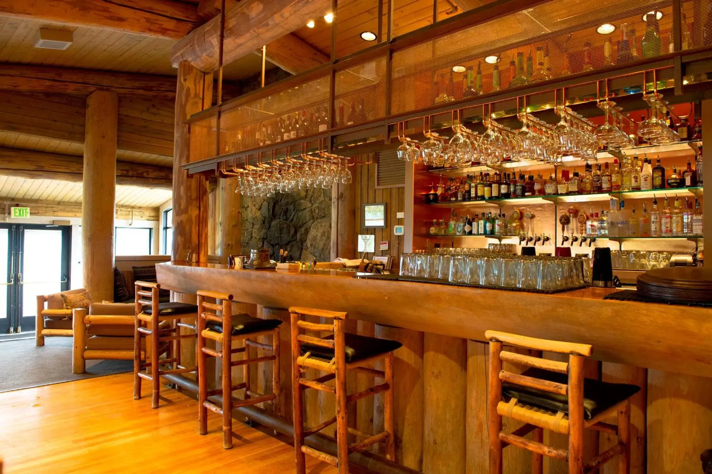 Lounge or bar, Lounge/Bar in Sun Mountain Lodge