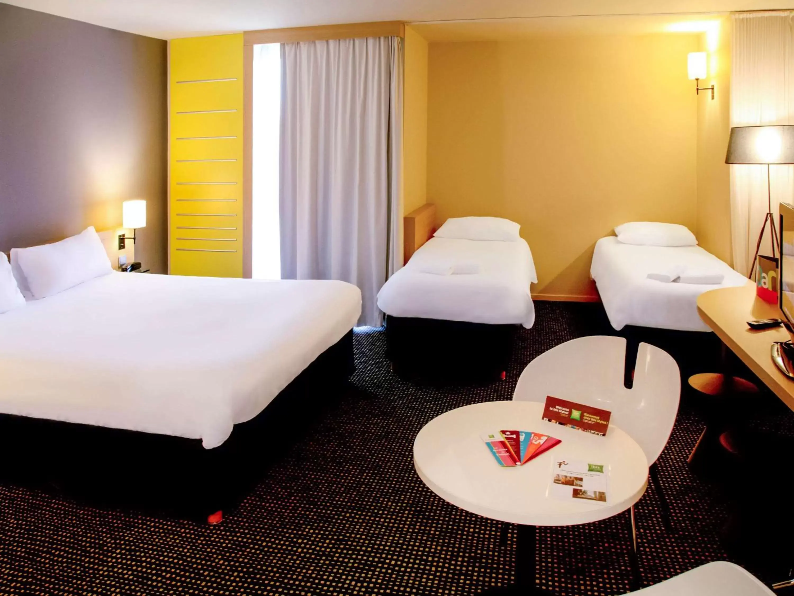 Photo of the whole room in ibis Styles Nantes Reze Aéroport