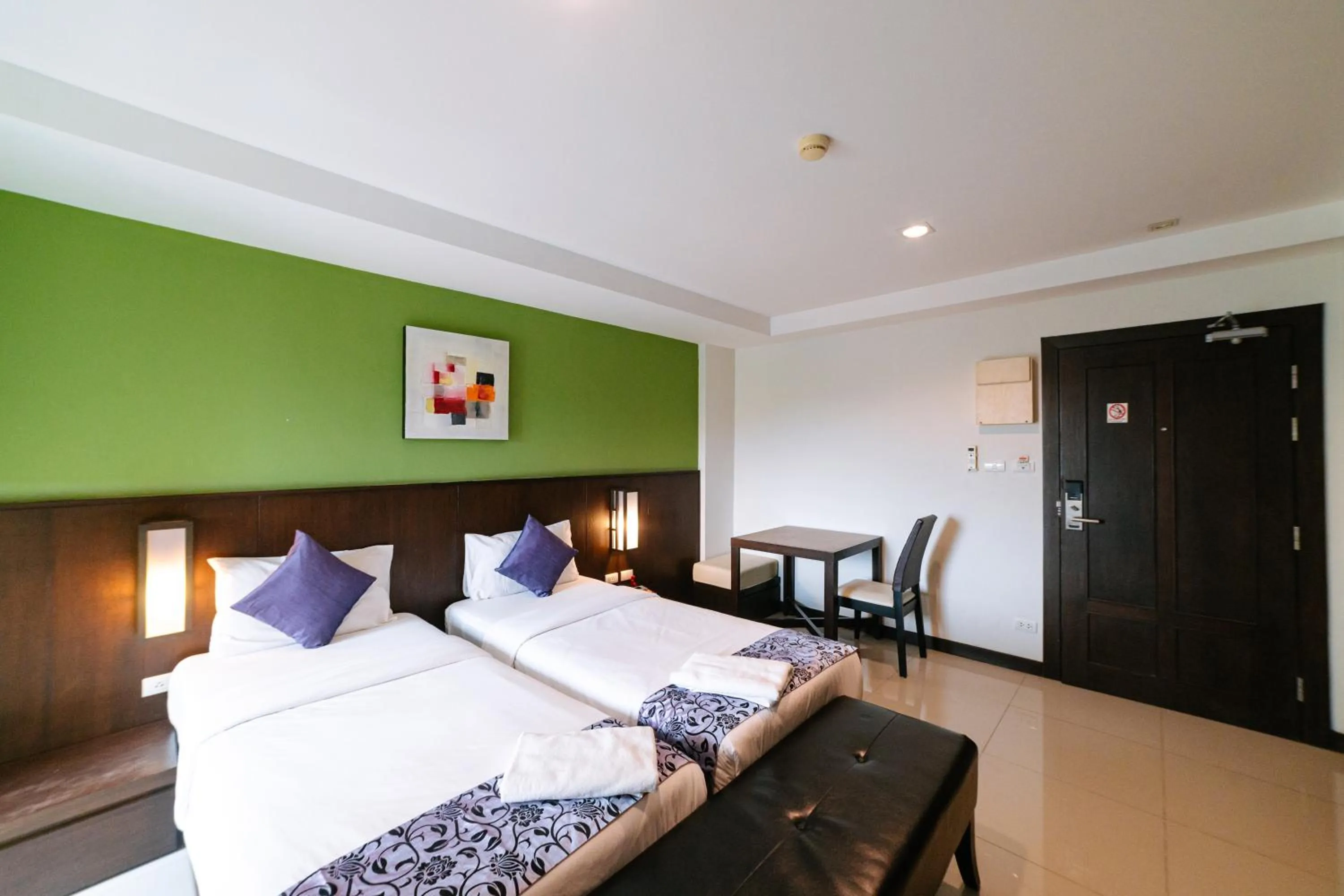 Guests, Bed in Ratana Hotel Sakdidet, PHUKET TOWN