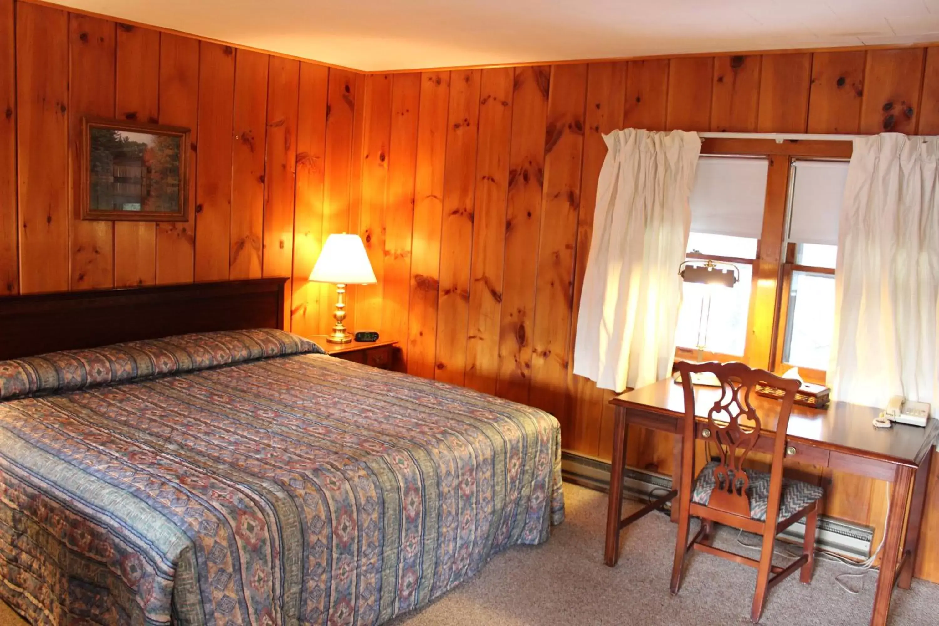 Bed in Nootka Lodge