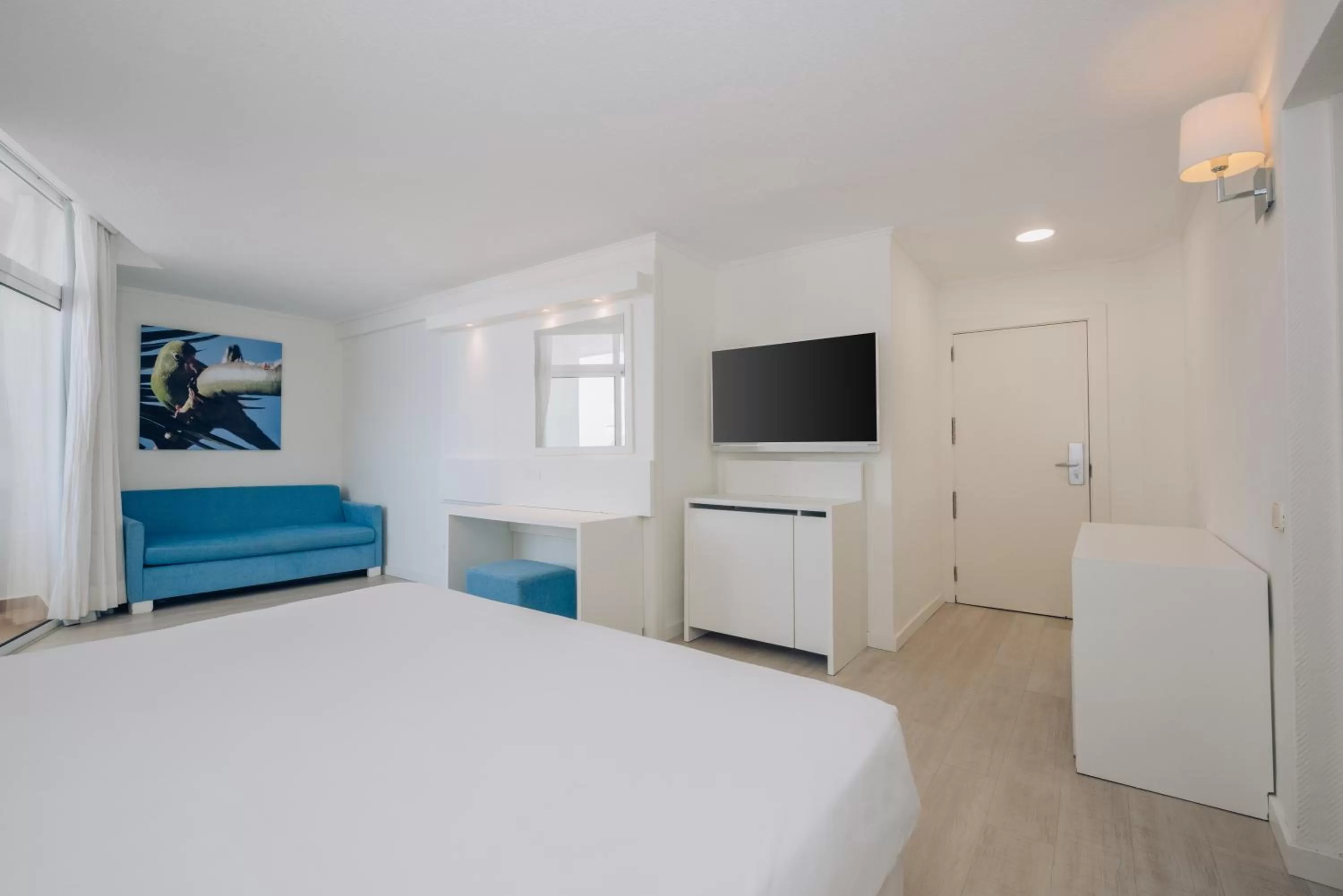 Bedroom, Bed in Iberostar Waves Bouganville Playa