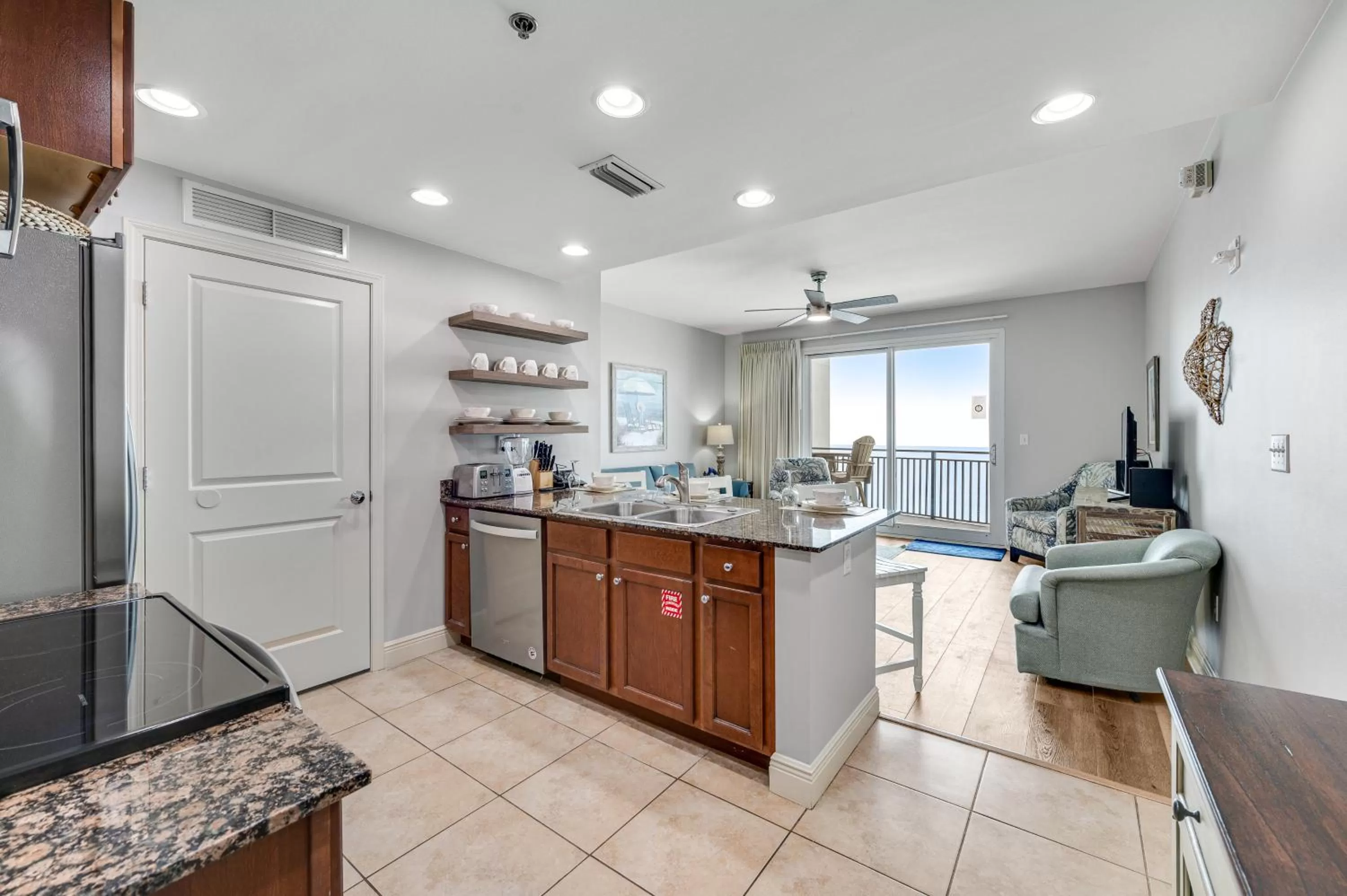 Kitchen/Kitchenette in Sterling Breeze 2003