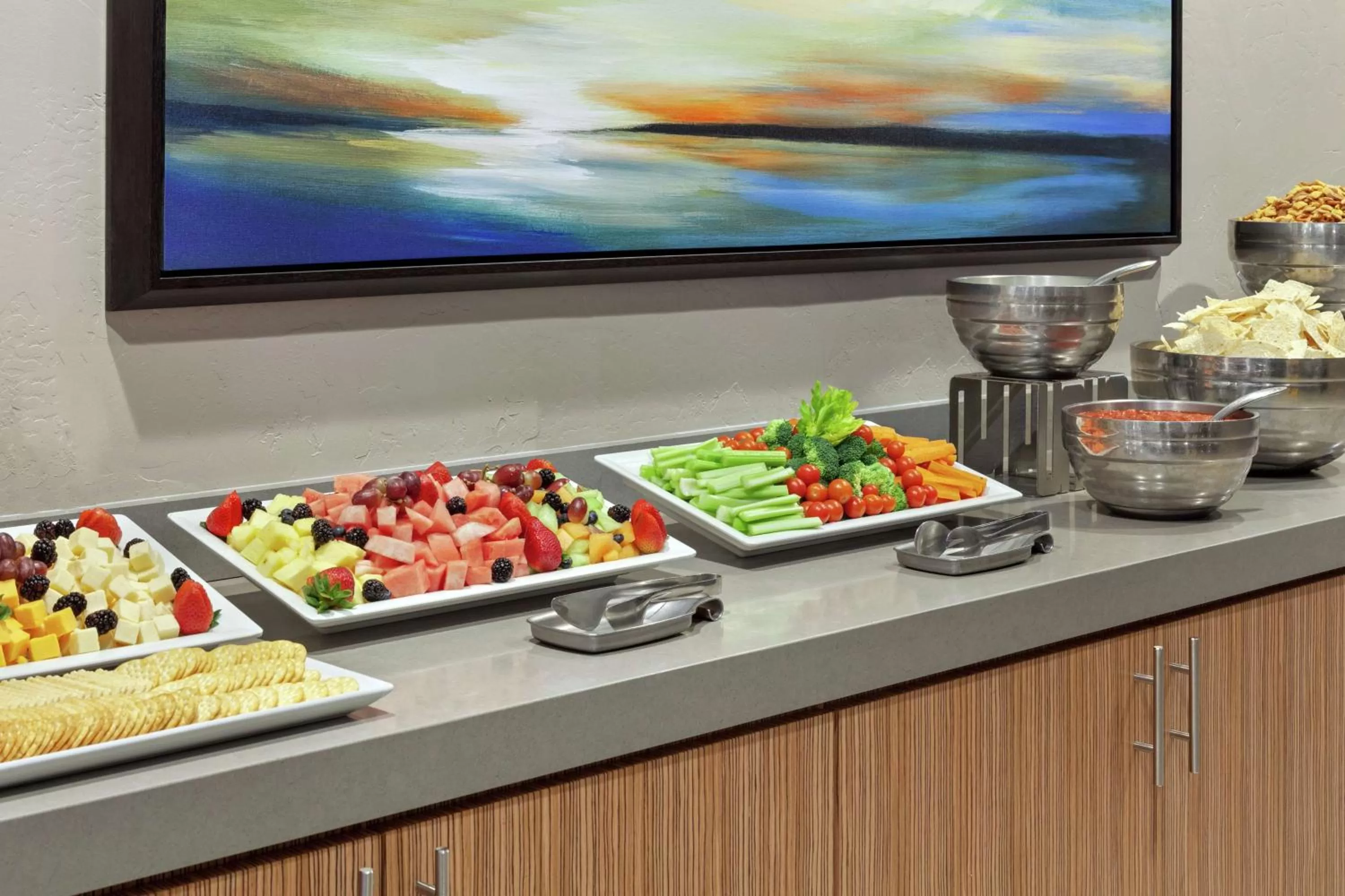 Dining area in Embassy Suites by Hilton Santa Ana Orange County Airport