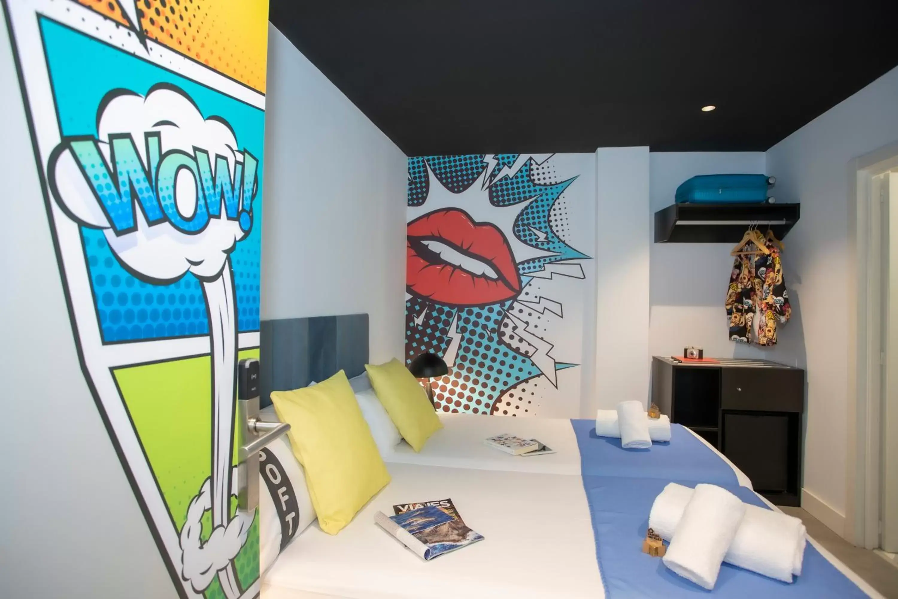 Bedroom, Bed in Casual Pop Art Benidorm