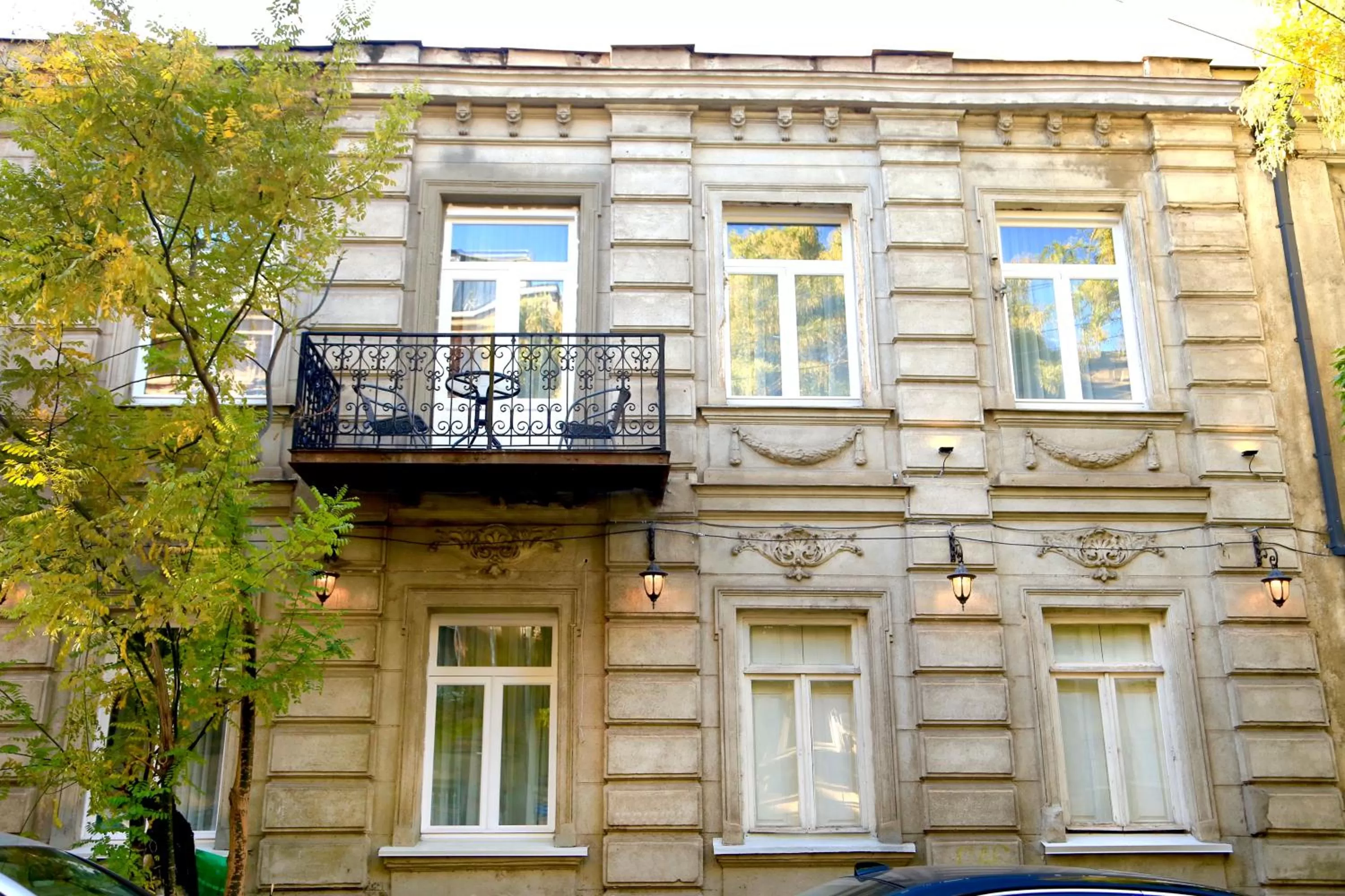 Property Building in Hotello