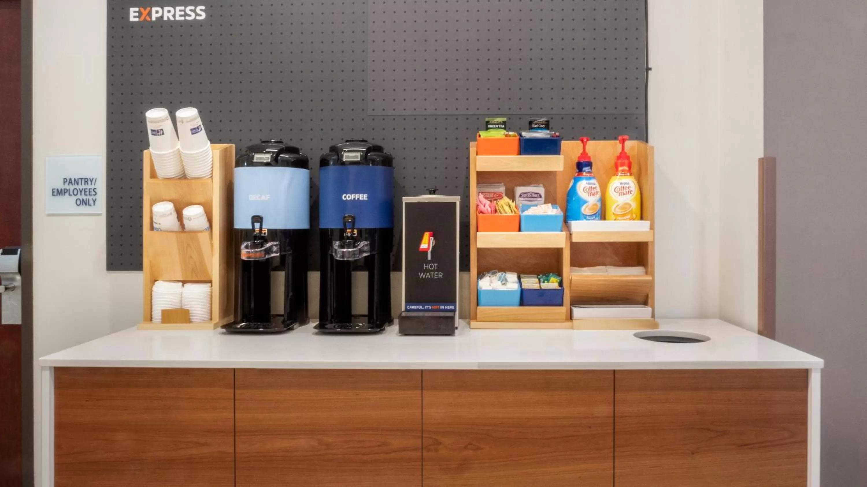 Coffee/tea facilities in Holiday Inn Express Hotel & Suites Newton Sparta by IHG