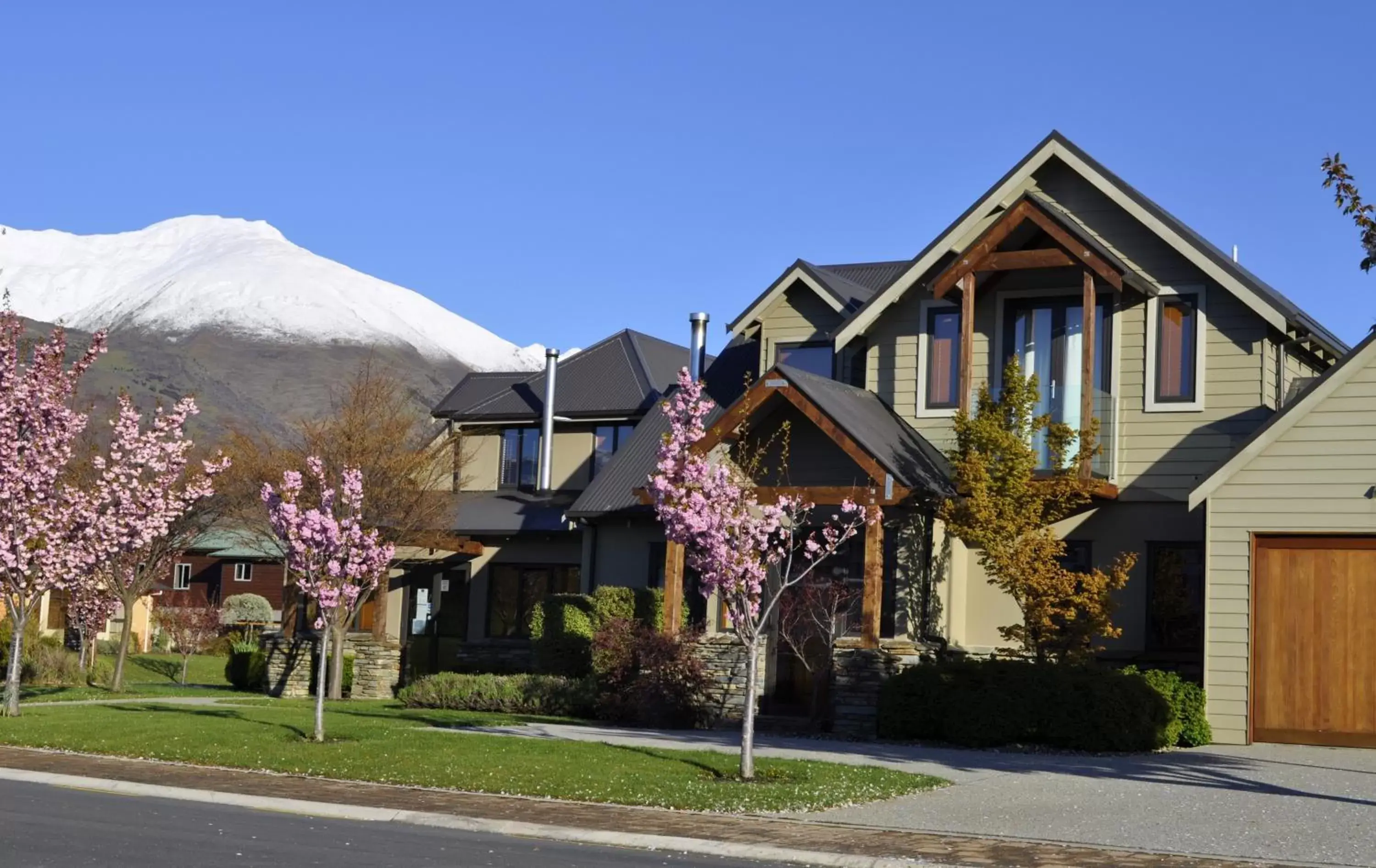 Facade/entrance, Property Building in Wanaka Luxury Apartments