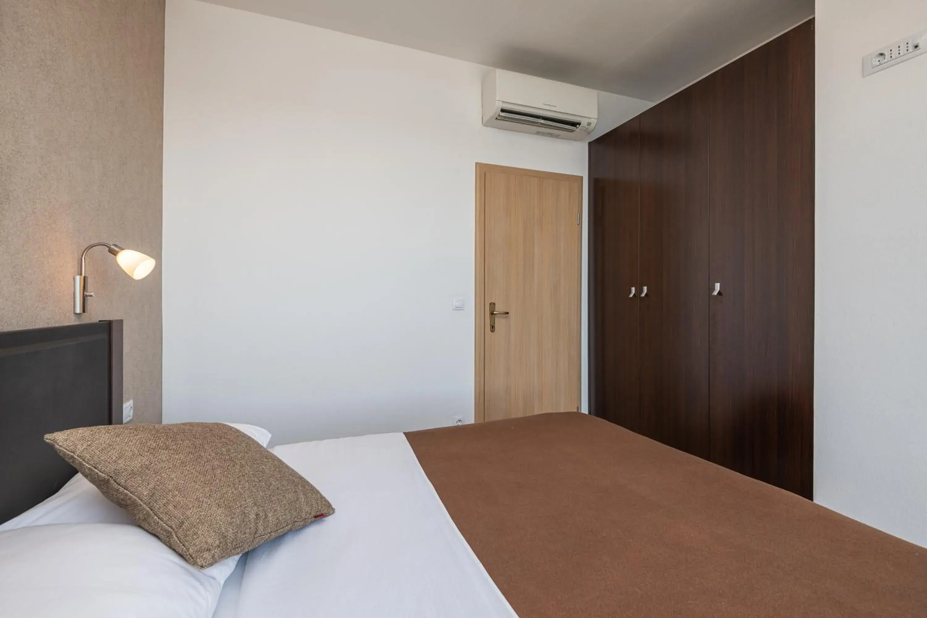 Bed in Apartments Didan