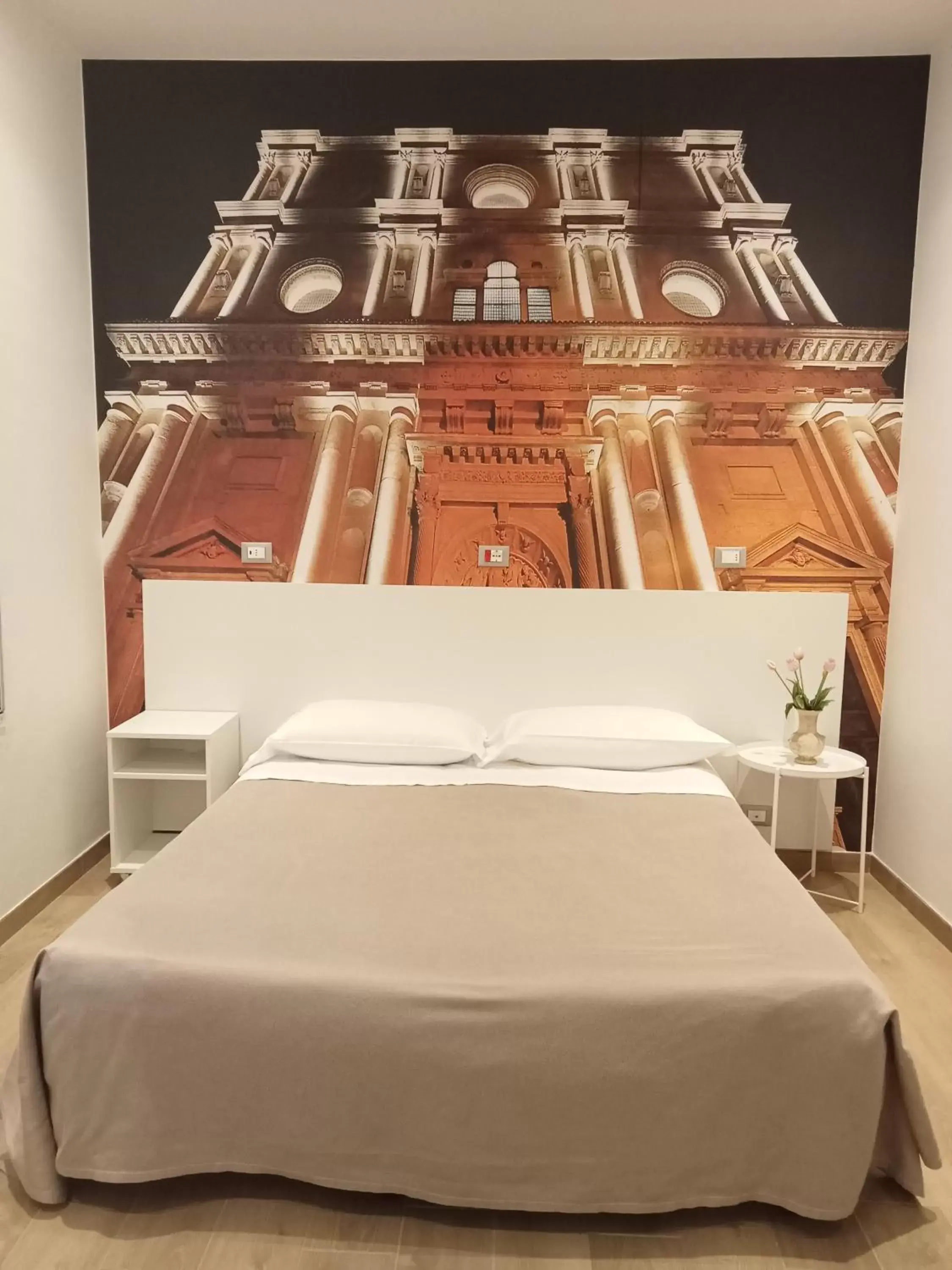 Bed, Property Building in Hotel Porta Rivera