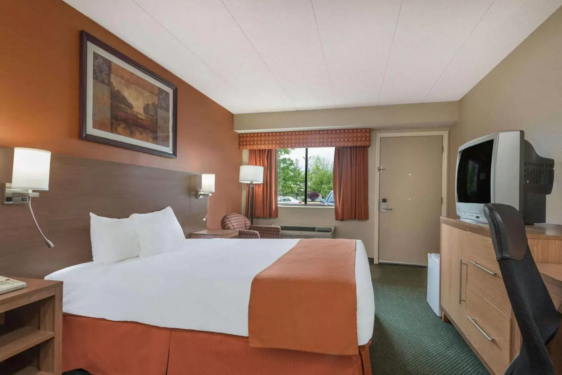 TV and multimedia, Bed in Days Inn by Wyndham Columbus Fairgrounds