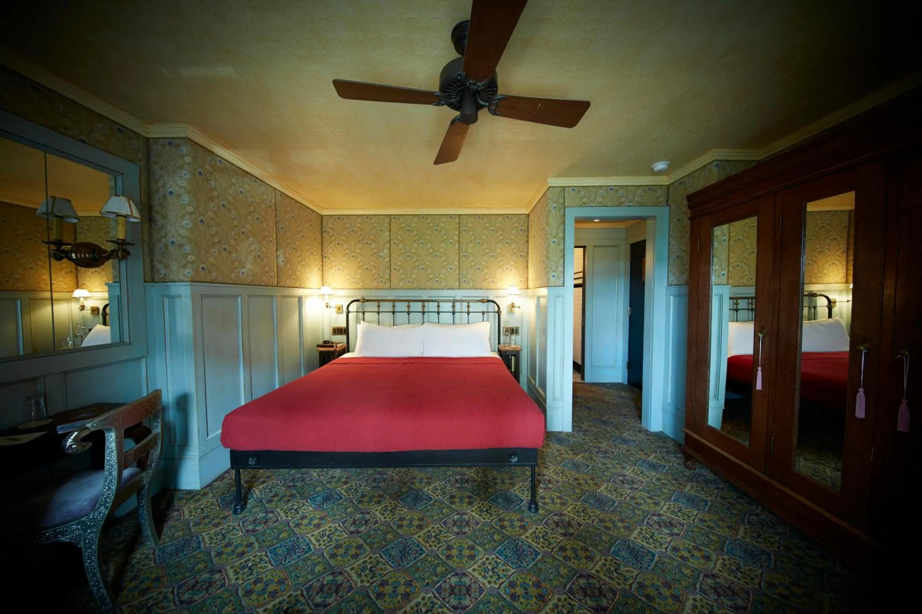 Restaurant/places to eat, Bed in The Jane Hotel