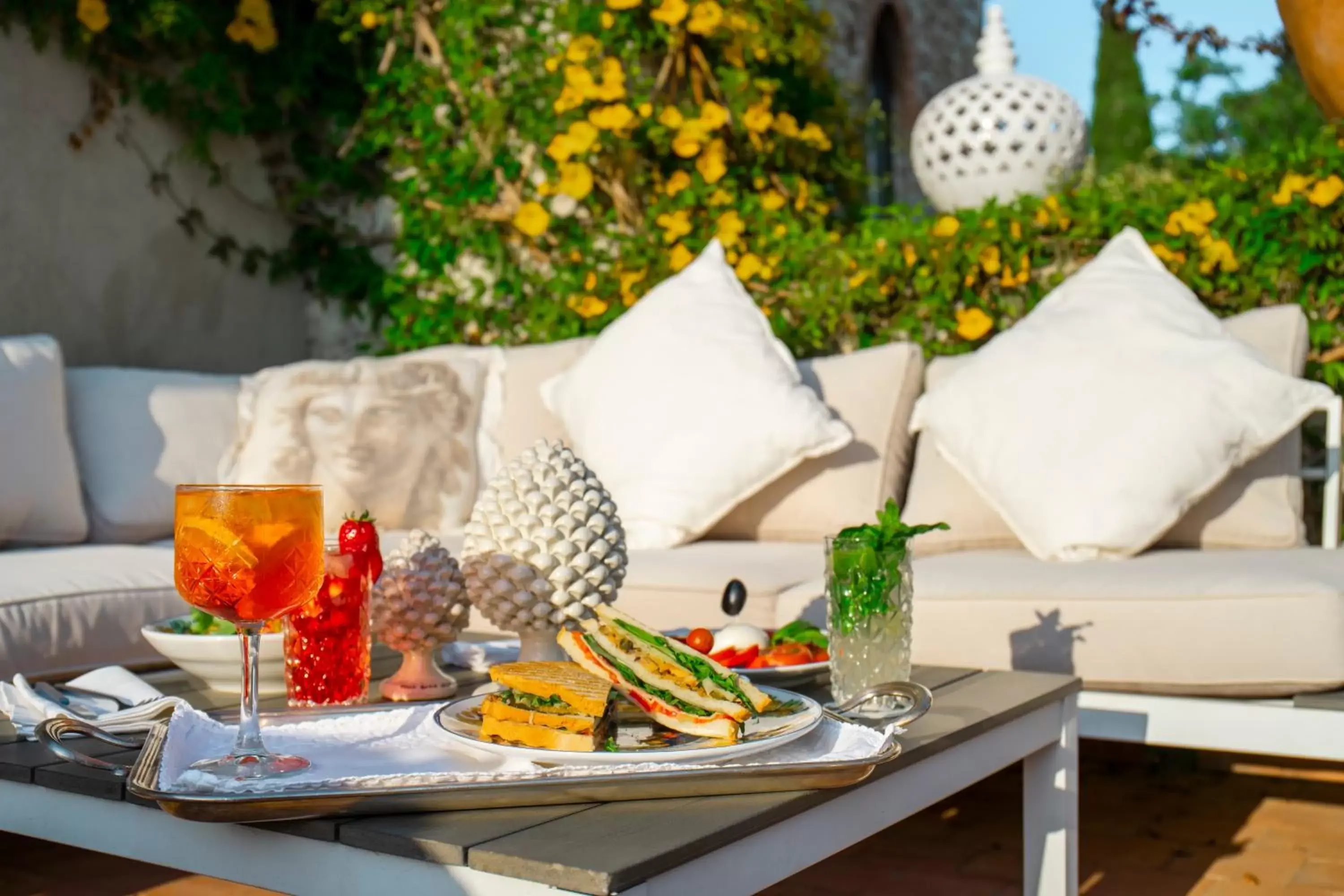 Drinks, Food in Hotel Villa Taormina