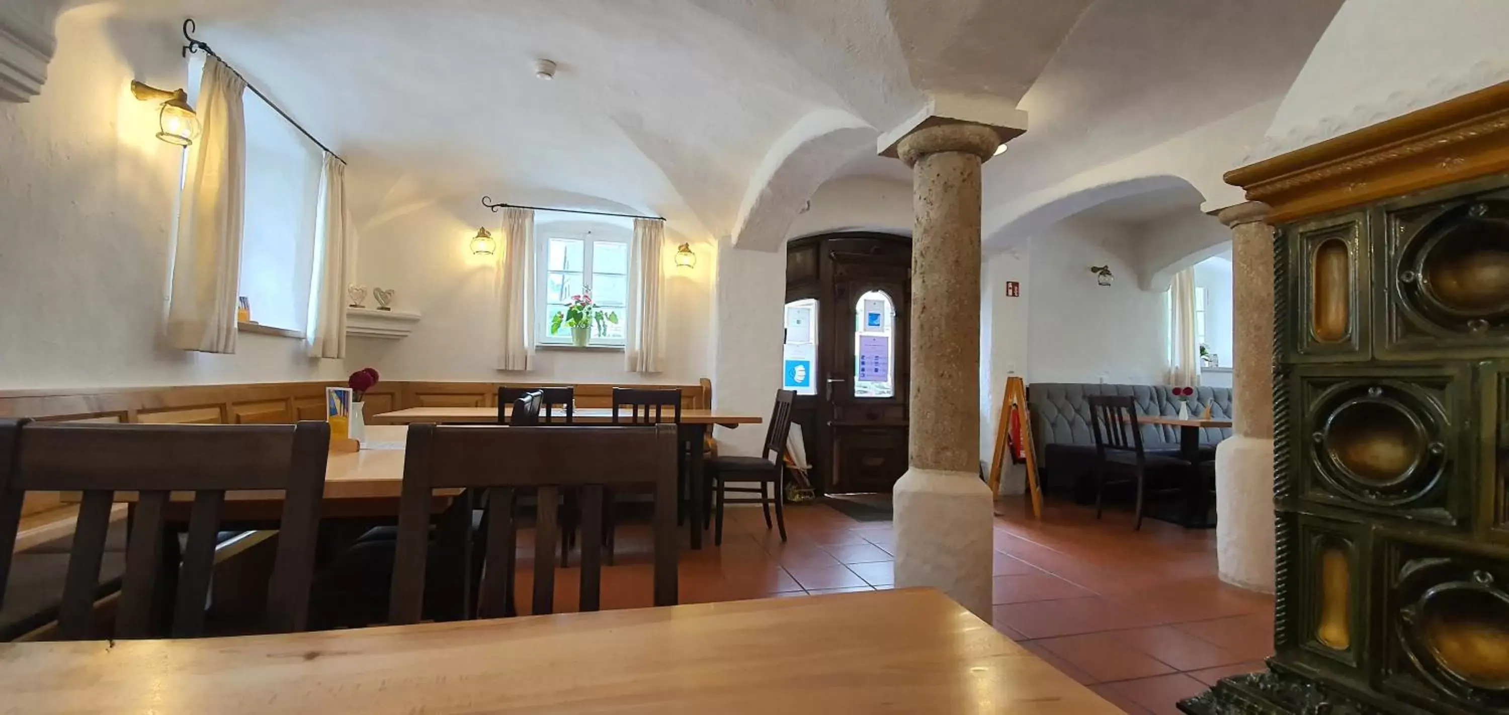 Restaurant/Places to Eat in Klostergasthof Heidenheim