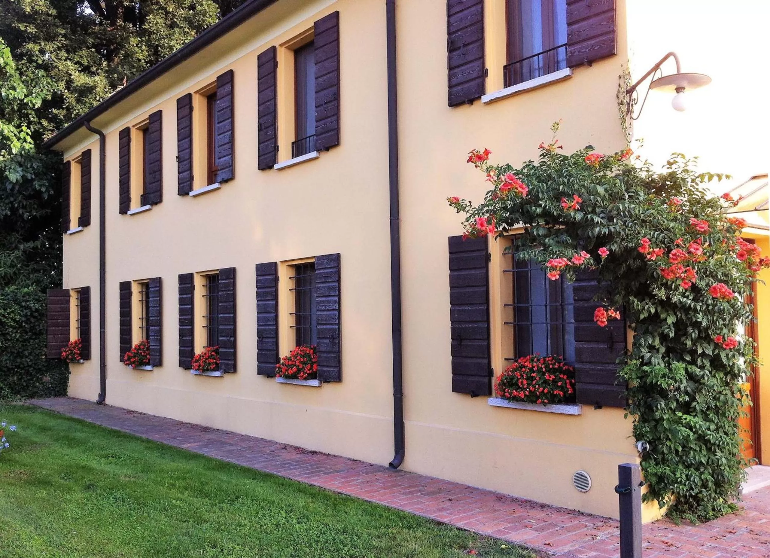 Property building in Villa Schiavi