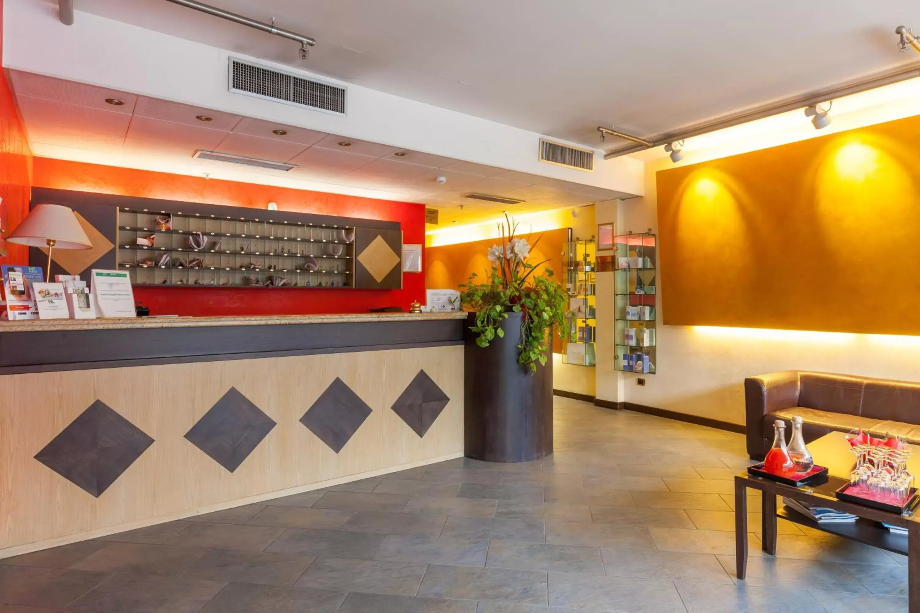Communal lounge/ TV room, Lobby/Reception in Hotel Lovere Resort & Spa