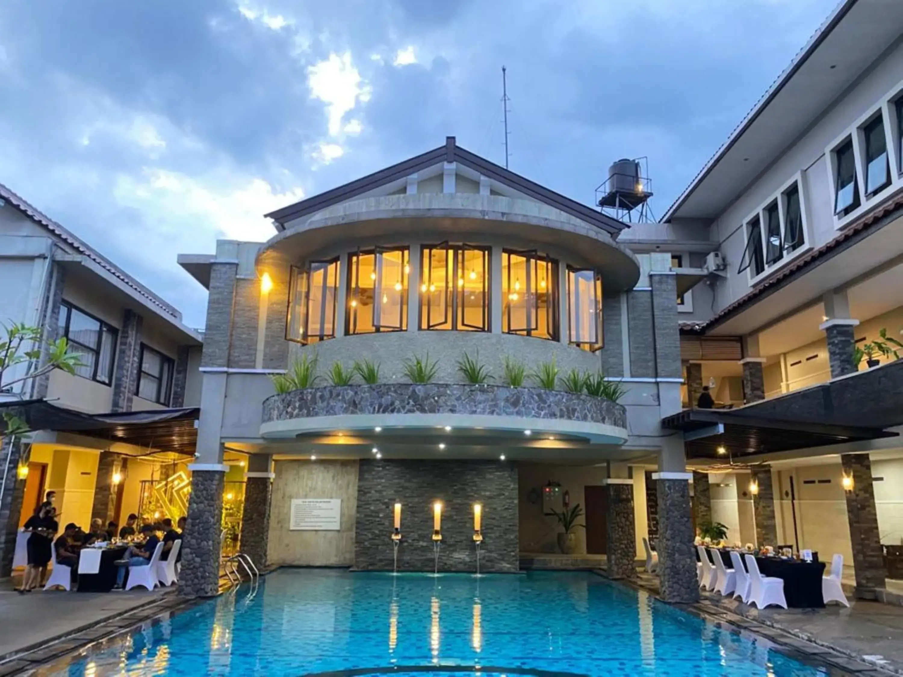 Swimming pool, Property Building in Hotel Sriti Magelang