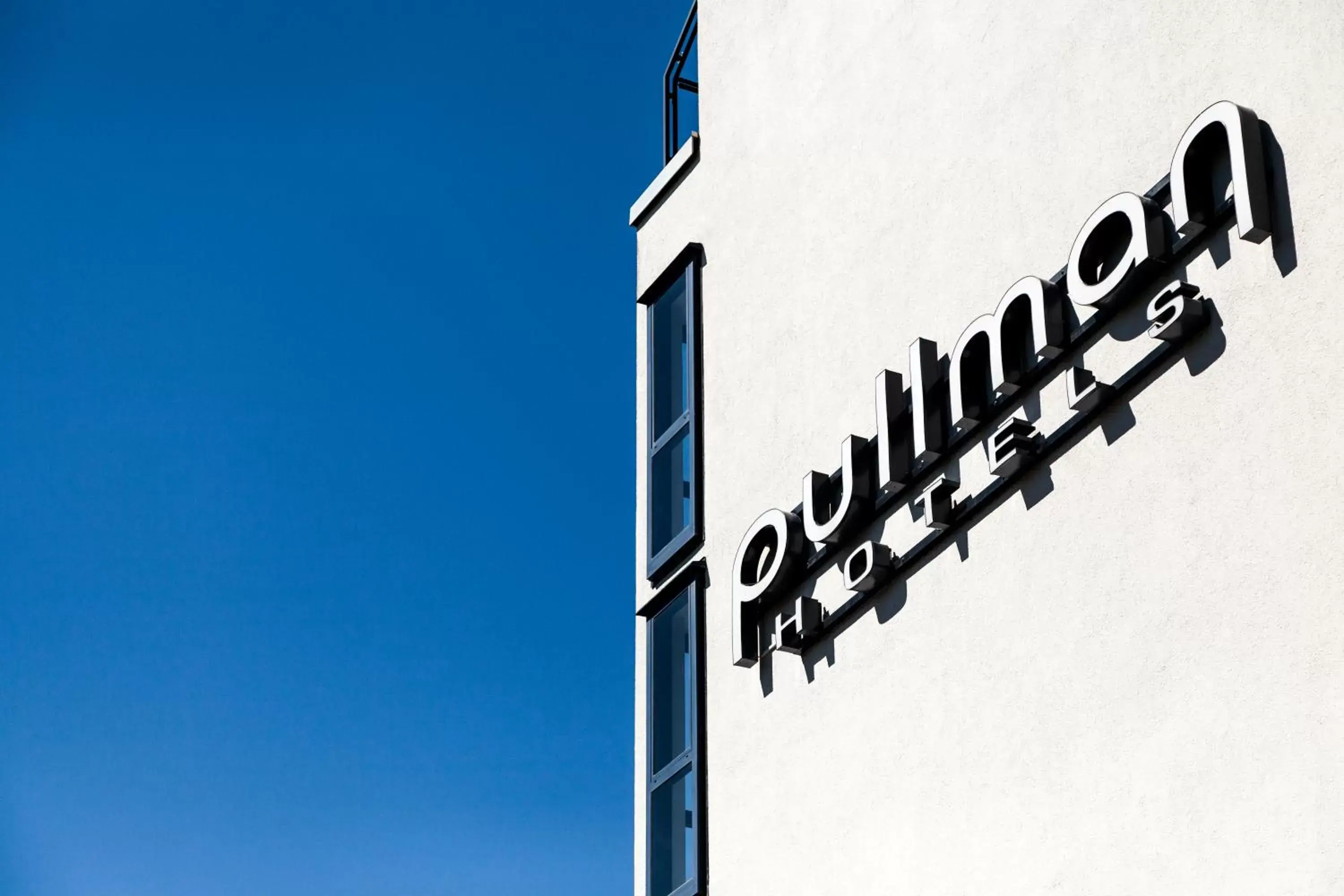 Facade/entrance, Logo/Certificate/Sign/Award in Pullman Munich