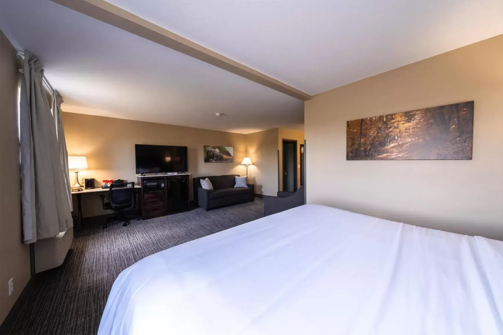 Bed in Cobblestone Inn & Suites - Trenton