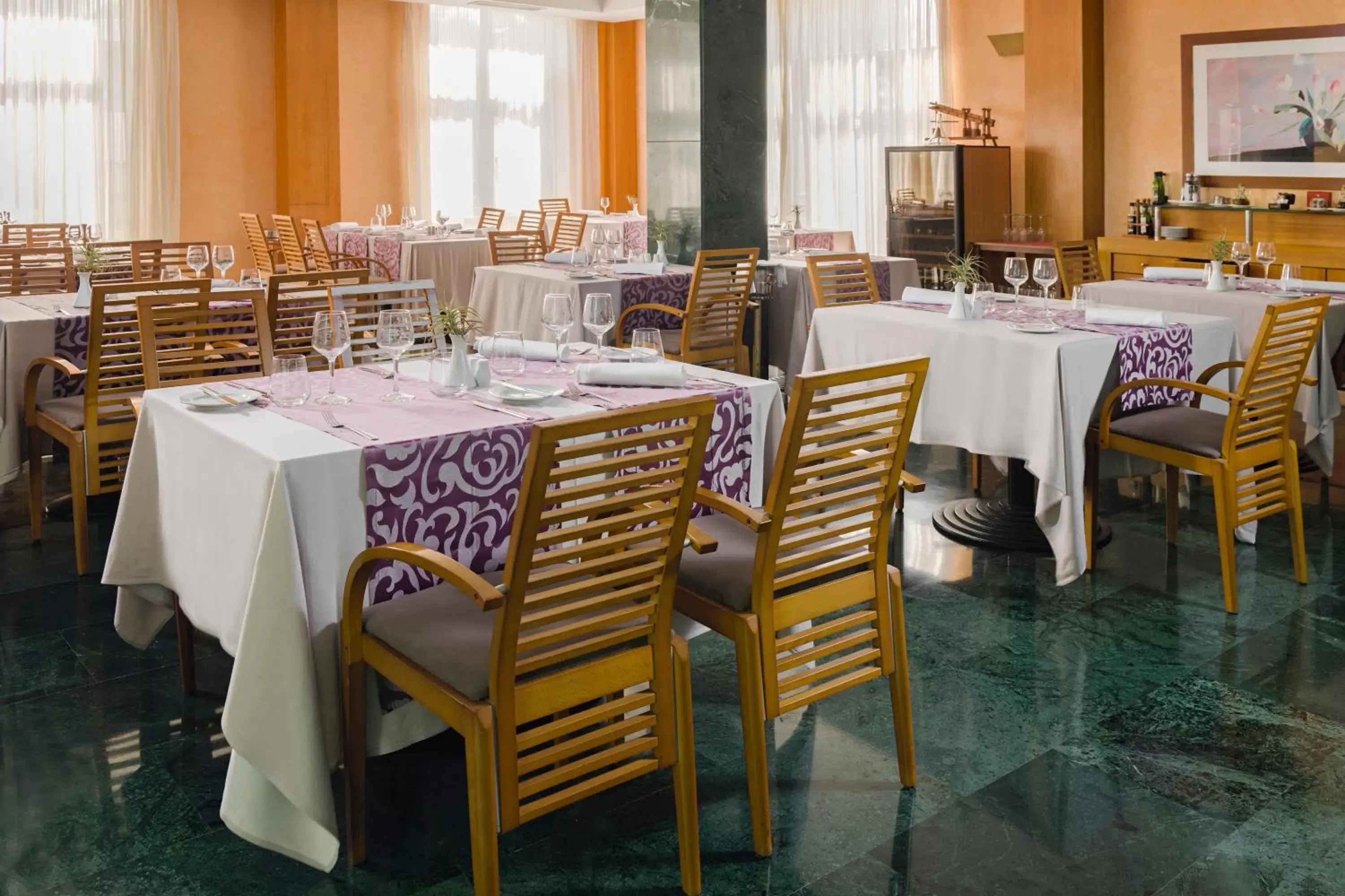 Restaurant/places to eat in Elba Vecindario Aeropuerto Business & Convention Hotel Restaurant/places to eat in Elba Vecindario Aeropuerto Business & Convention Hotel