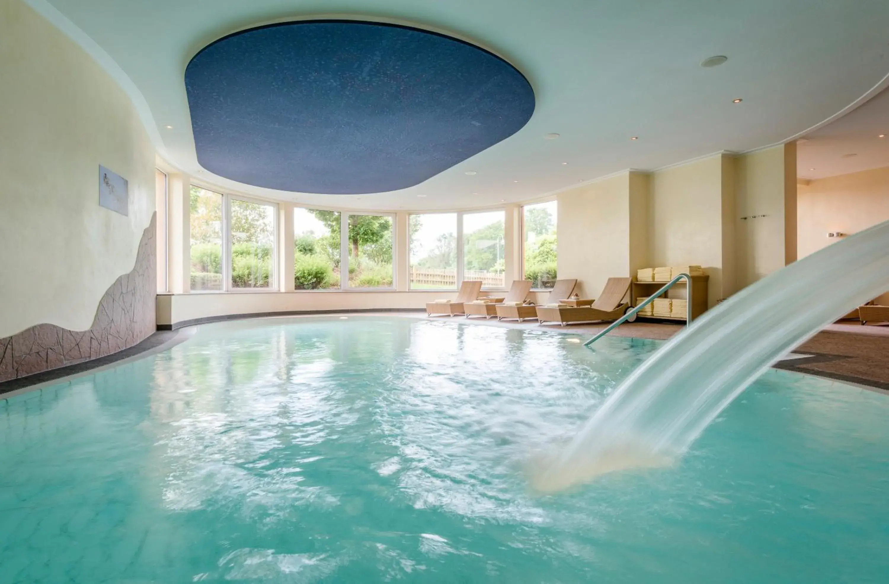 Swimming Pool in Landhotel Heimathenhof