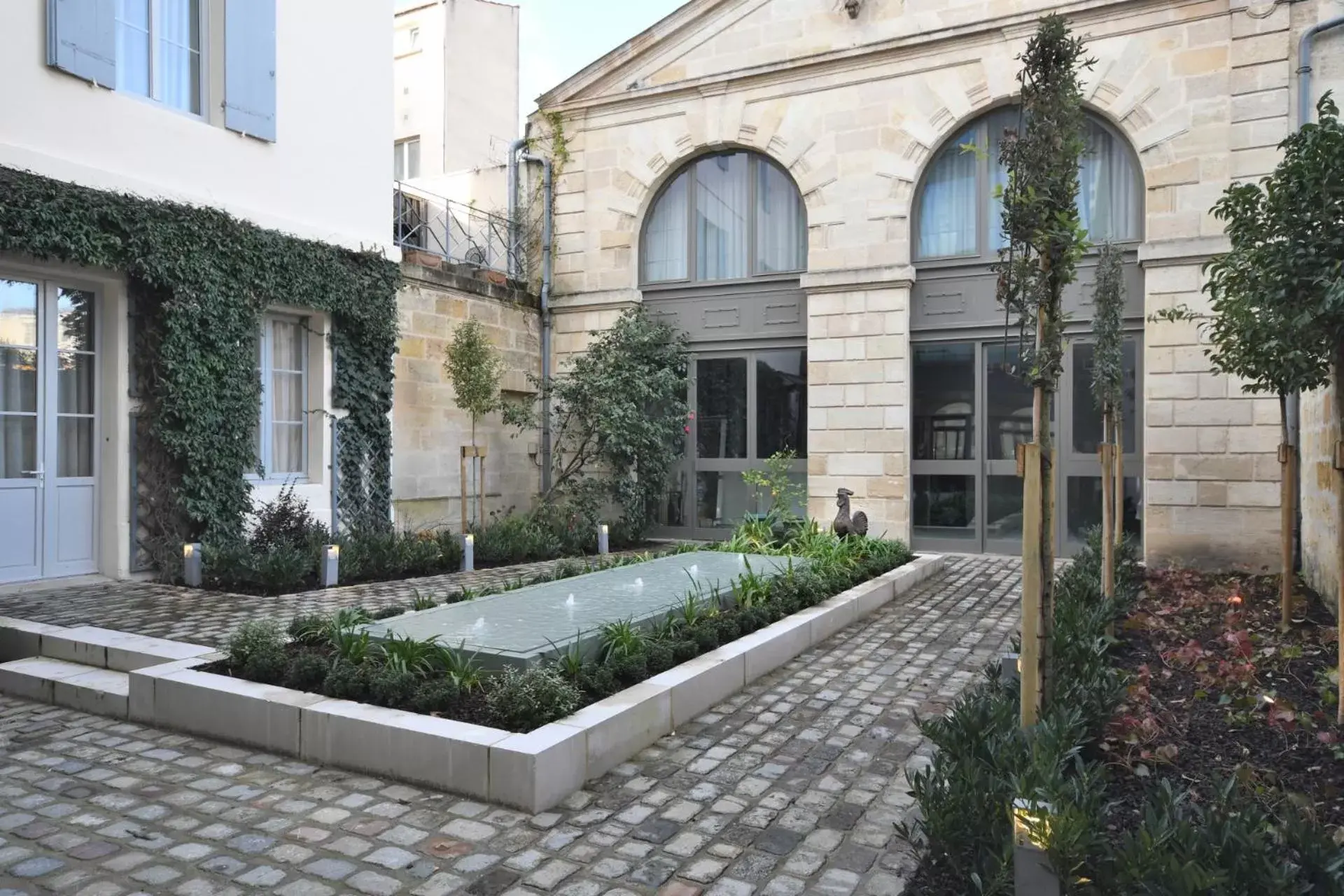 Inner courtyard view in Hôtel La Maison Bord'eaux