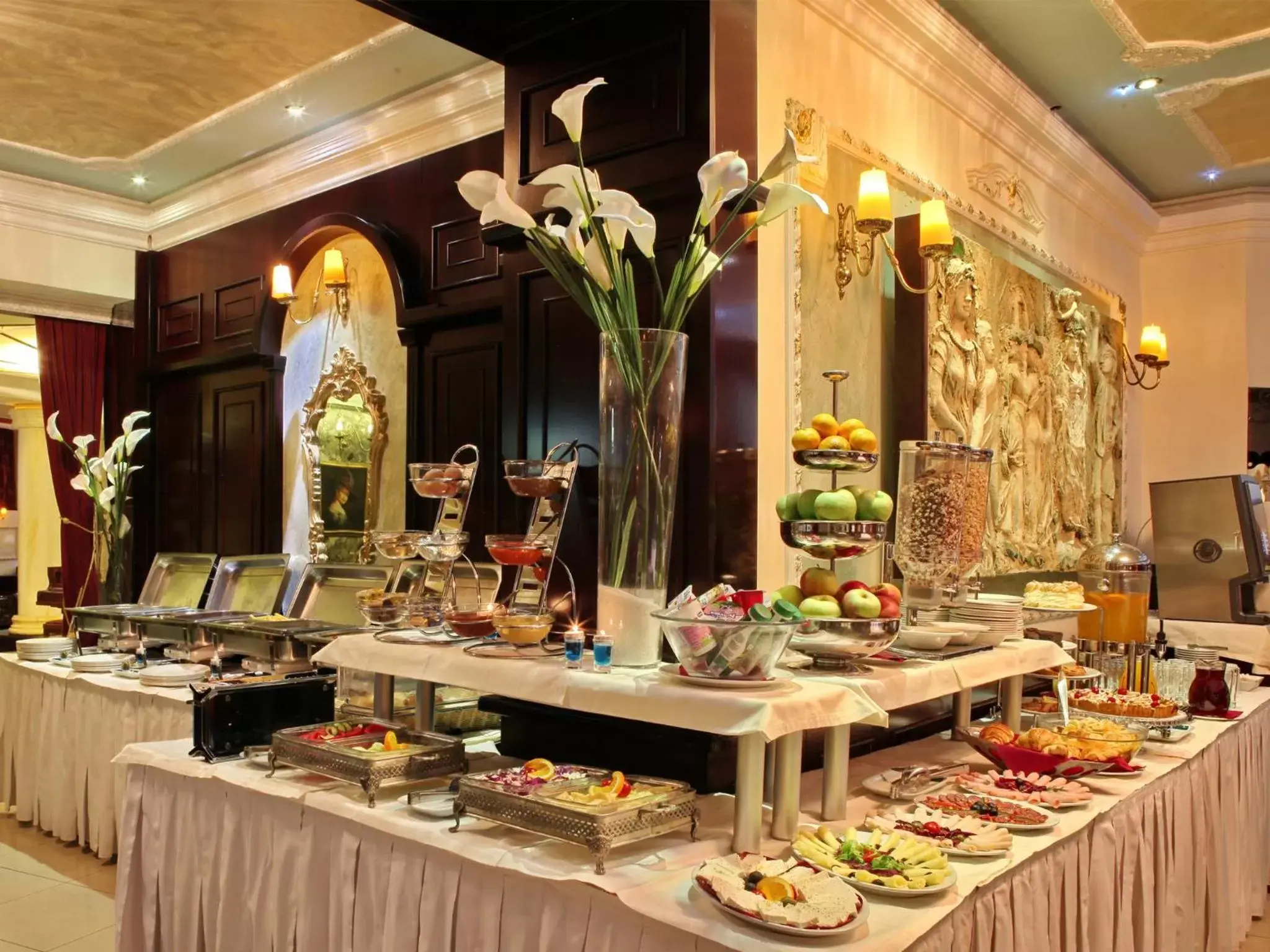 Restaurant/Places to Eat in Queen's Astoria Design Hotel