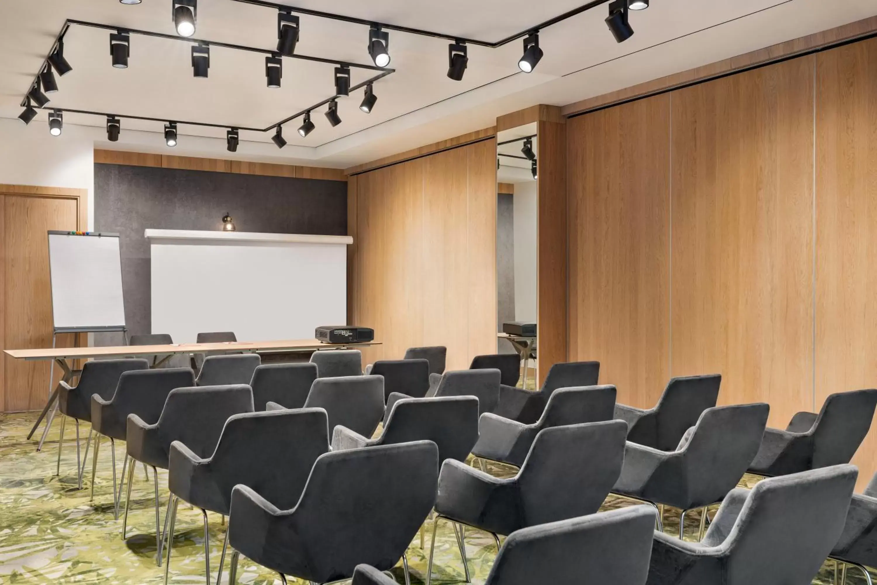 Meeting/conference room in Ramada by Wyndham Slatina Parc