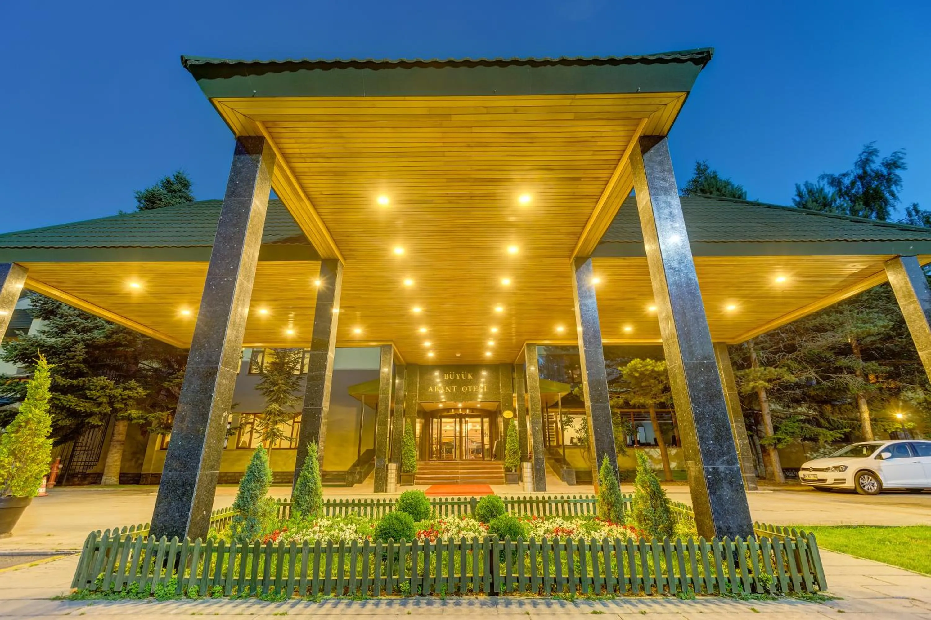 Facade/entrance in Buyuk Abant Hotel