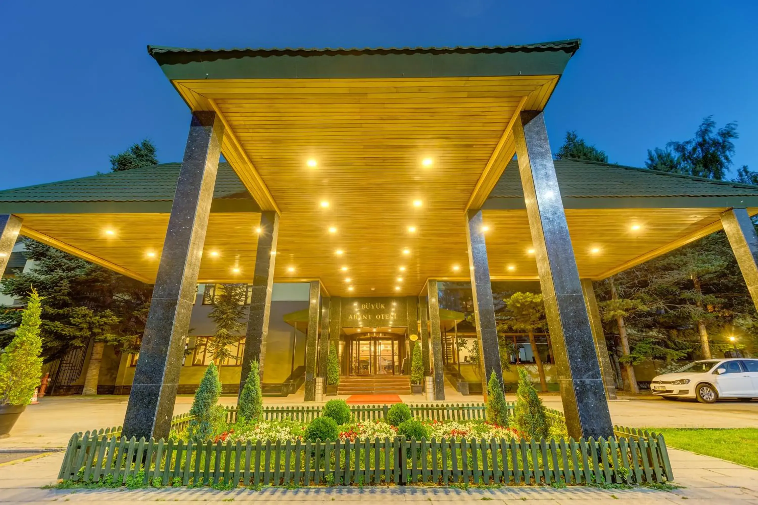 Facade/entrance in Buyuk Abant Hotel Facade/entrance in Buyuk Abant Hotel