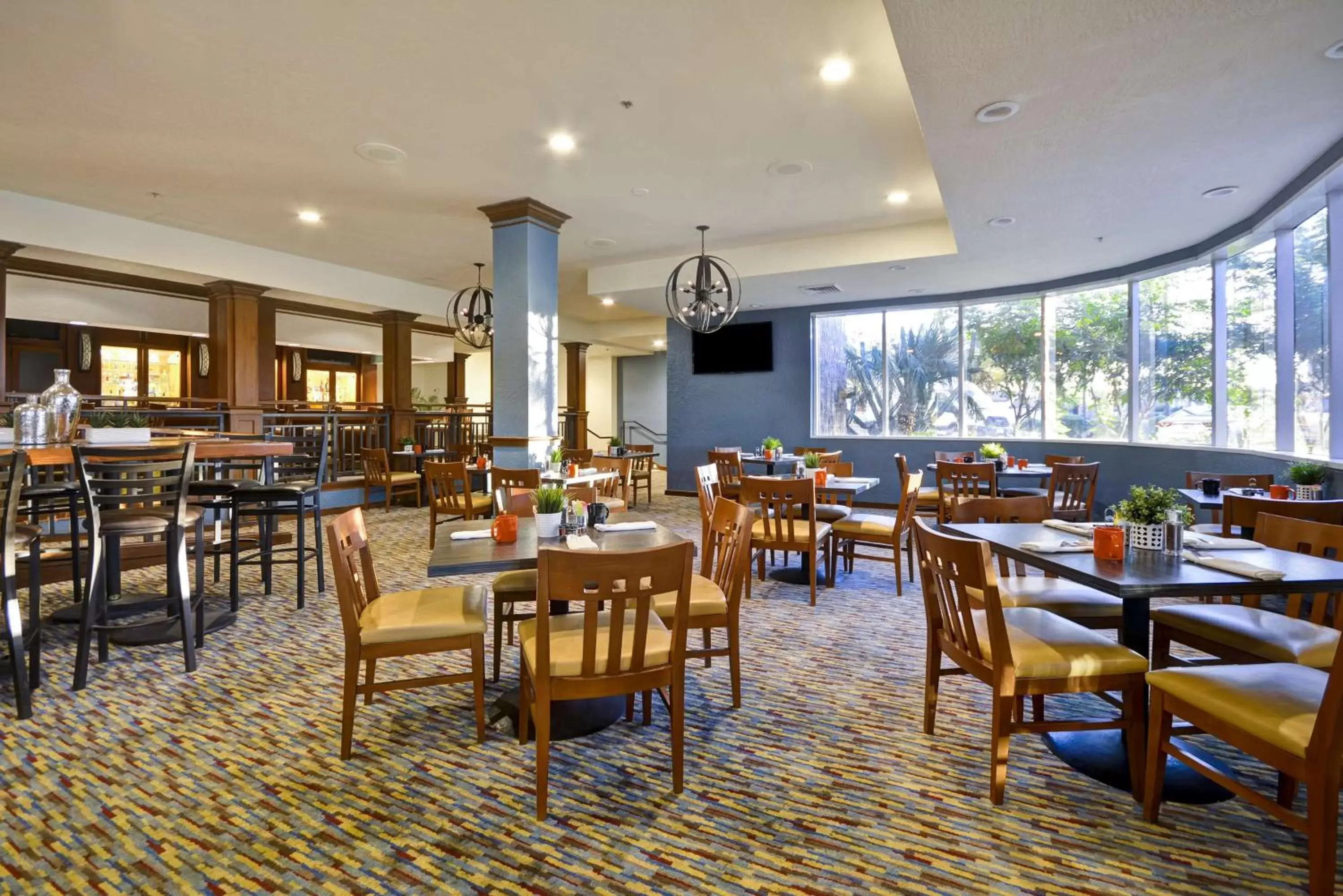 Restaurant/Places to Eat in DoubleTree by Hilton Phoenix North