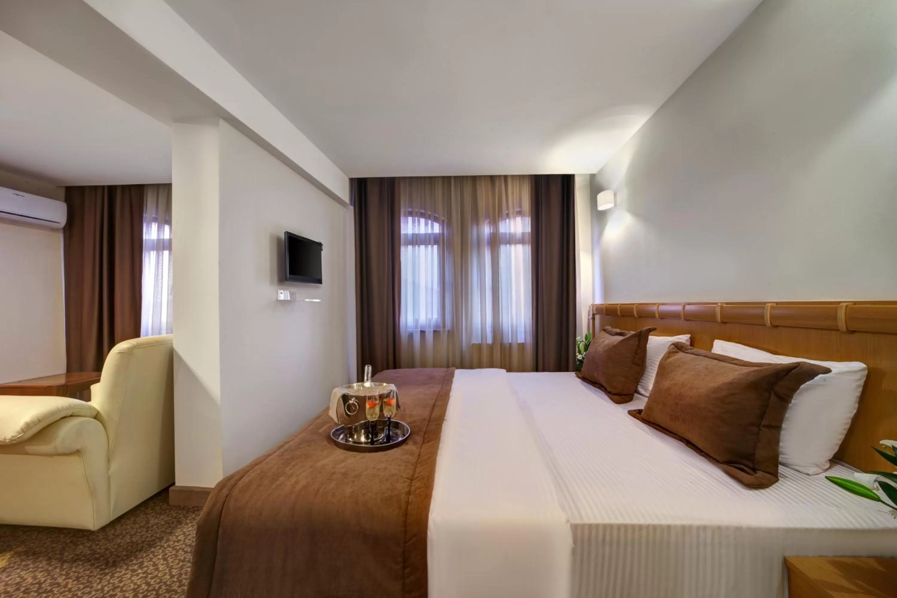 Bed in Stargate Hotel&Spa