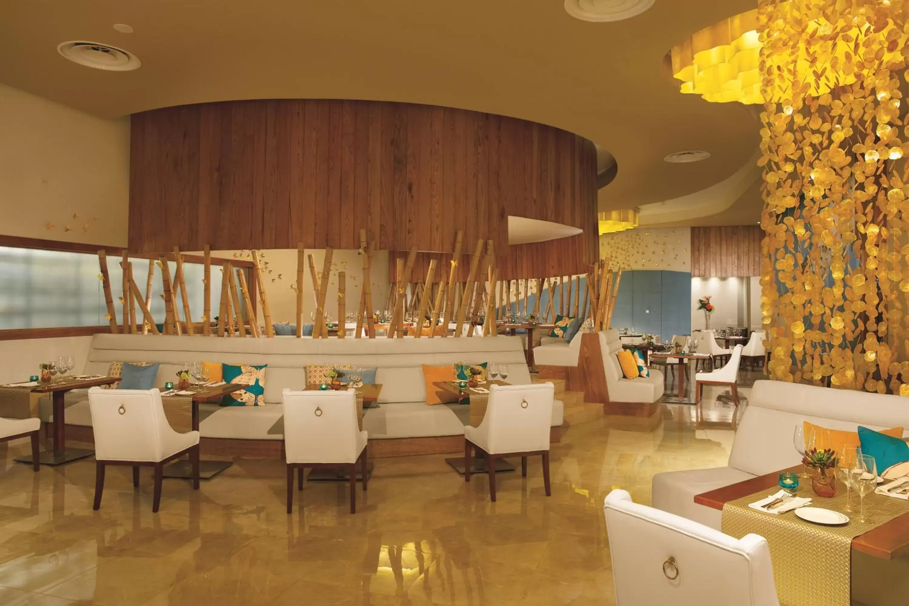 Dinner, Restaurant/Places to Eat in Dreams Onyx Resort & Spa - All Inclusive