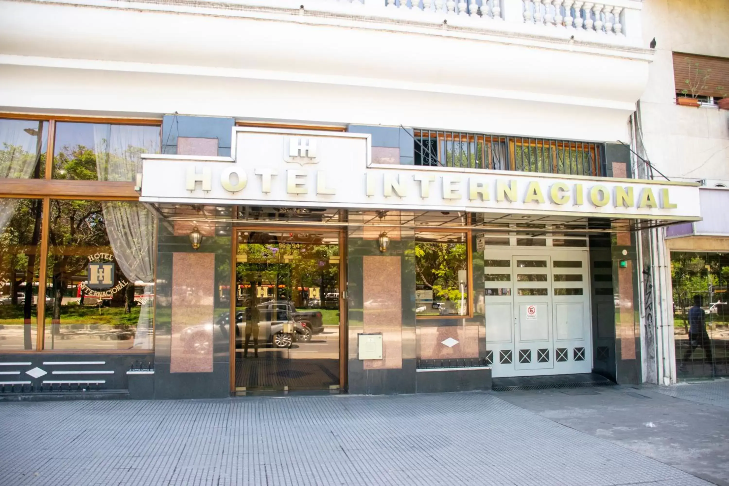 Facade/entrance in Hotel Internacional Facade/entrance in Hotel Internacional