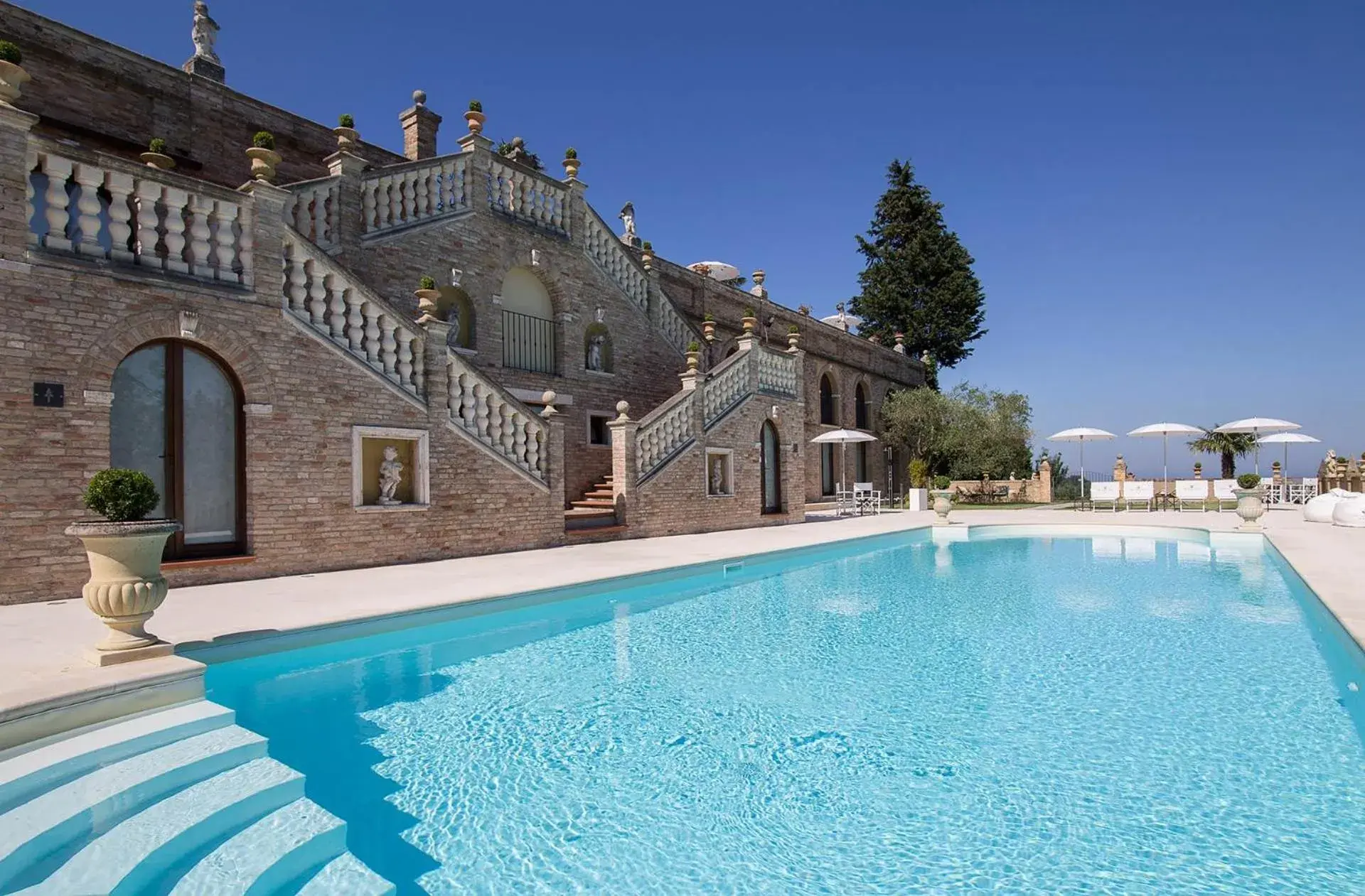 Property building, Swimming Pool in Villa Cattani Stuart