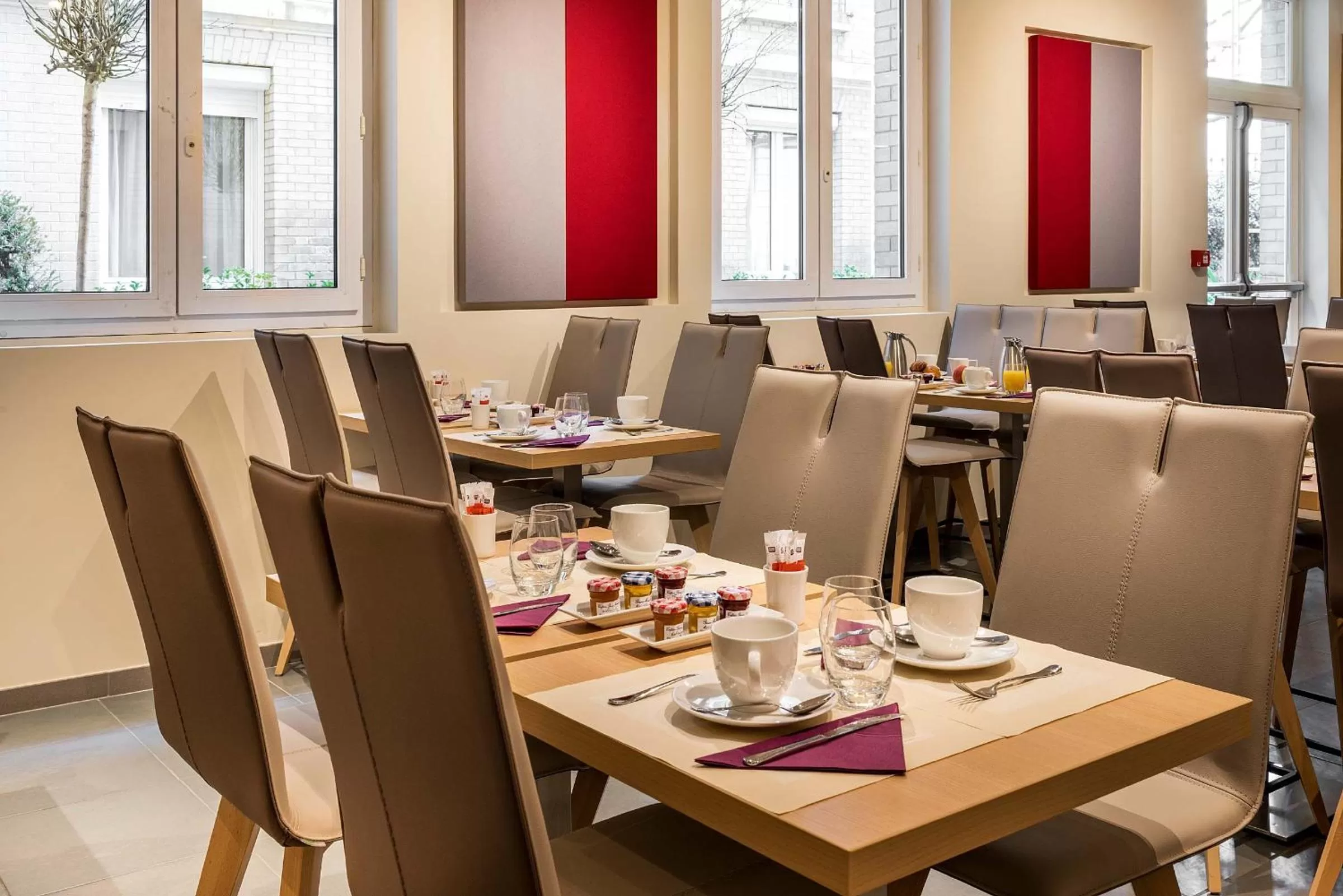 Restaurant/places to eat in Hôtel Magellan