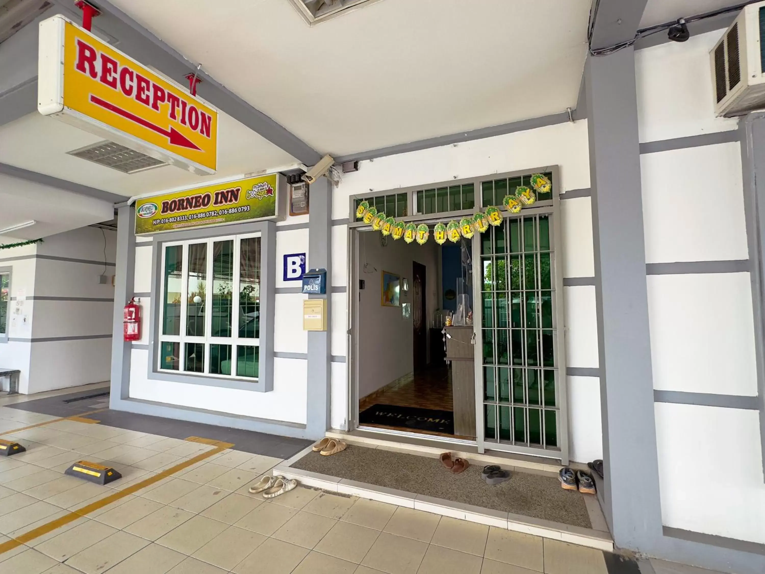 Facade/entrance in Borneo Inn