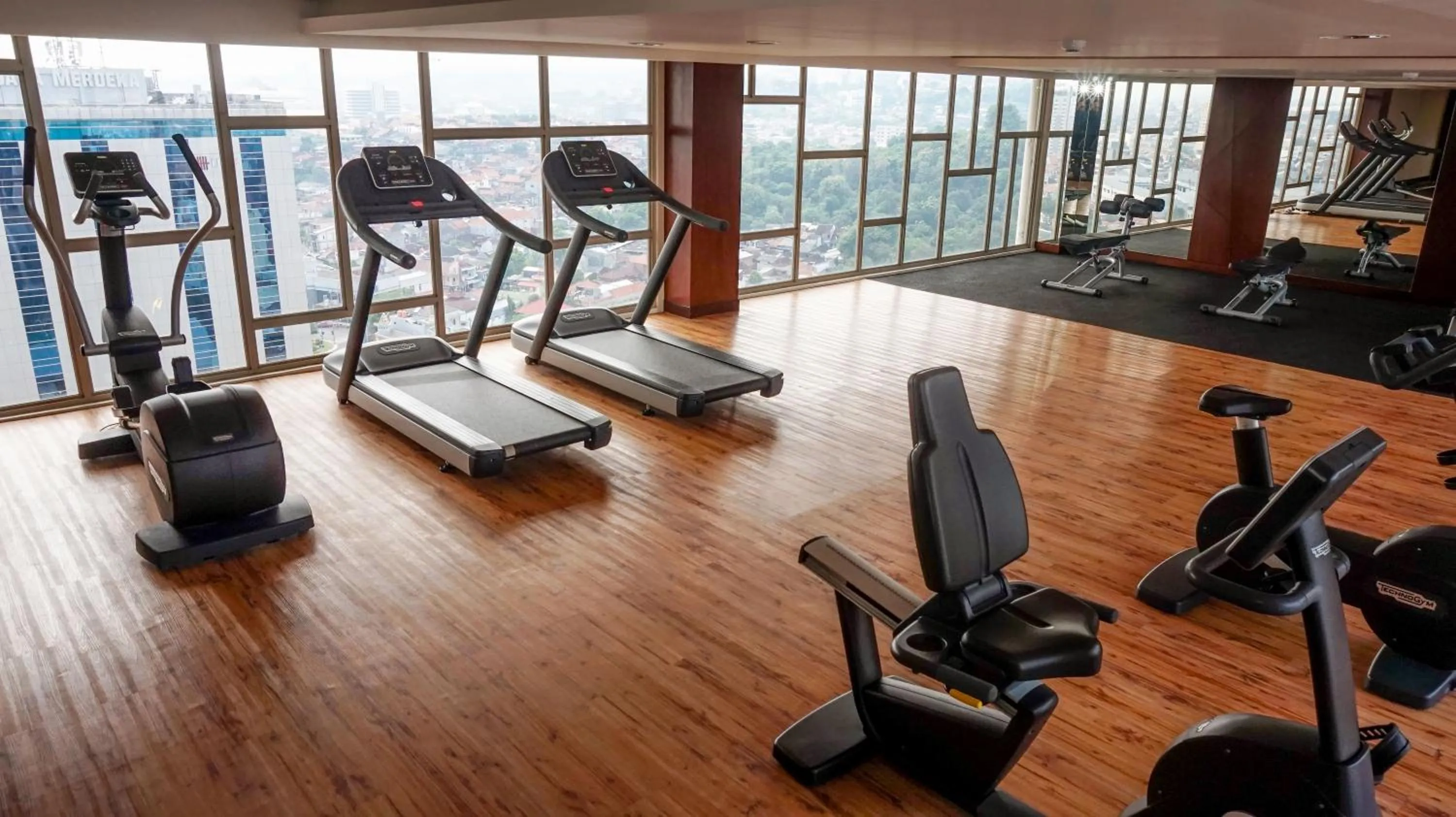 Fitness centre/facilities in Louis Kienne Hotel Pandanaran