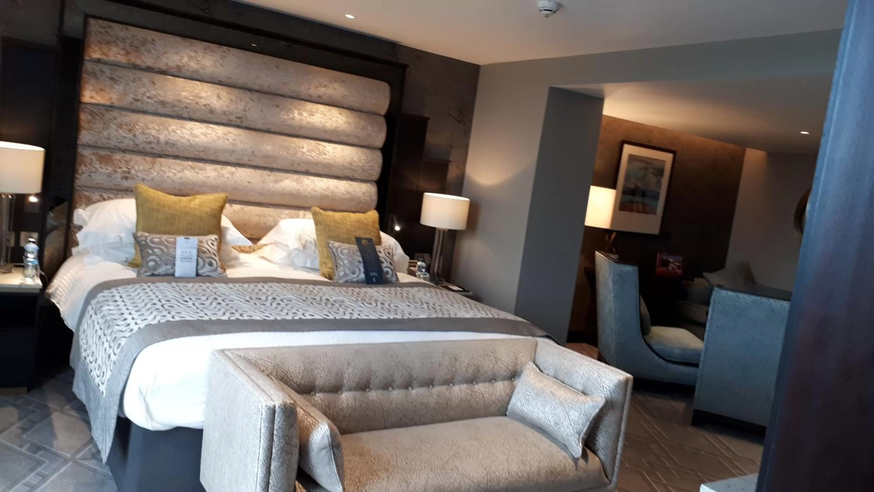 Bedroom, Bed in Grand Central Hotel Belfast