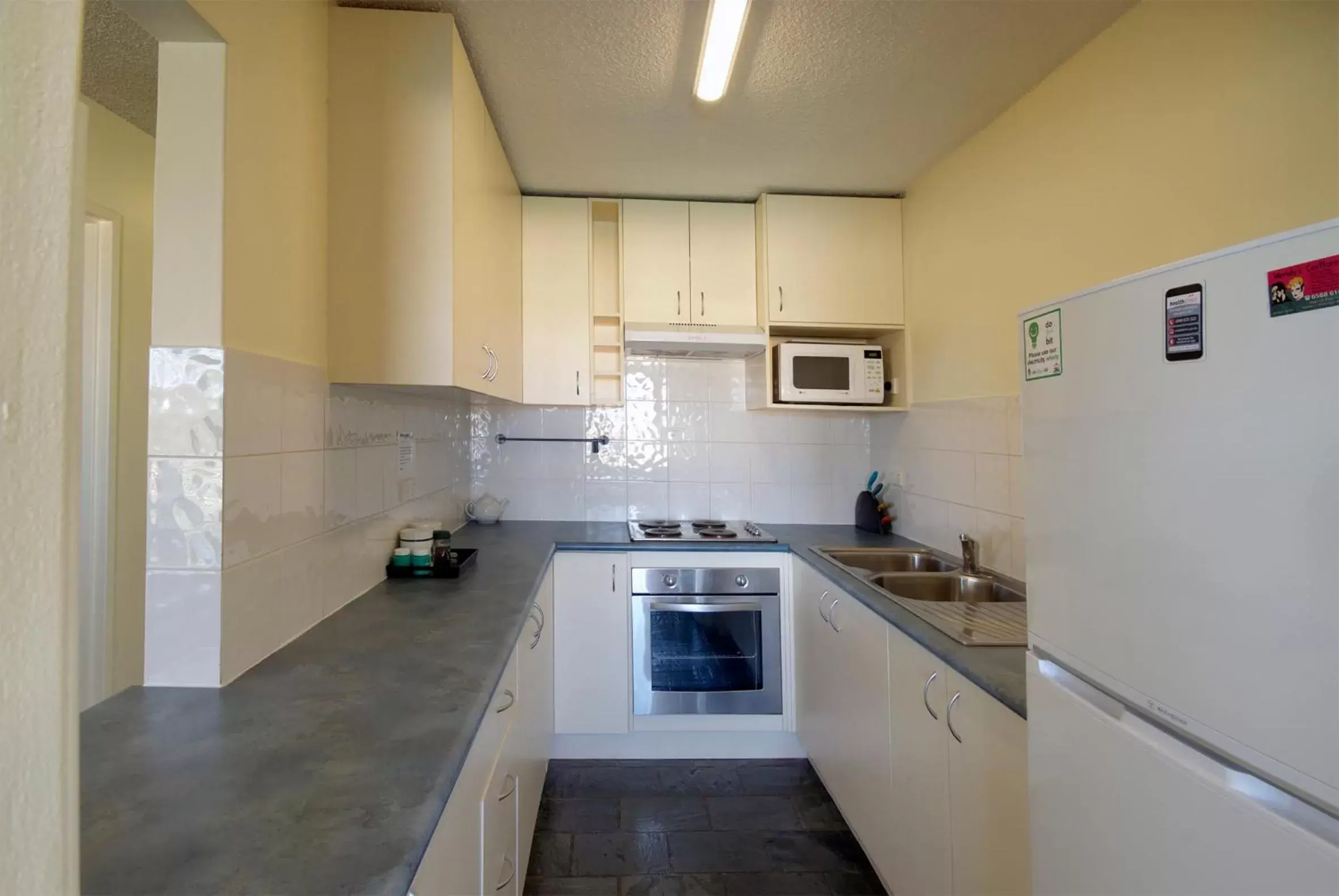 Kitchen or kitchenette, Kitchen/Kitchenette in Marcel Towers Holiday Apartments