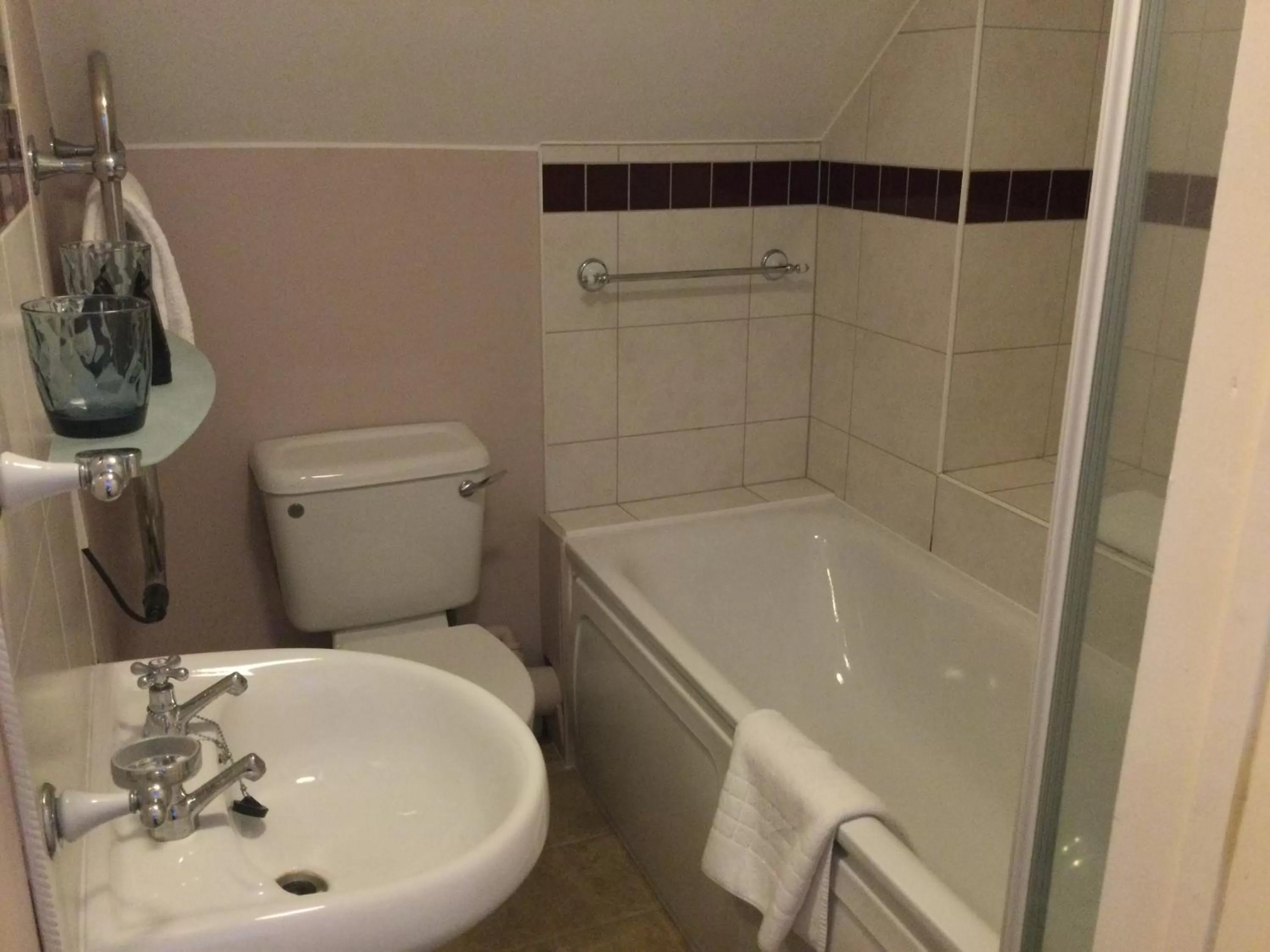 Standard Twin Room with Garden View - single occupancy in The Eagle Tavern